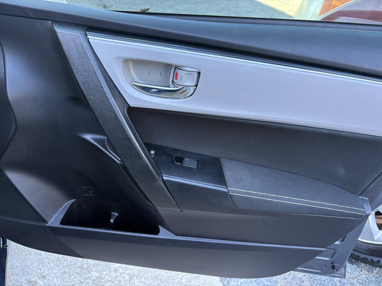 Toyota Corolla 4dr Sdn Auto LE (Natl) 2019