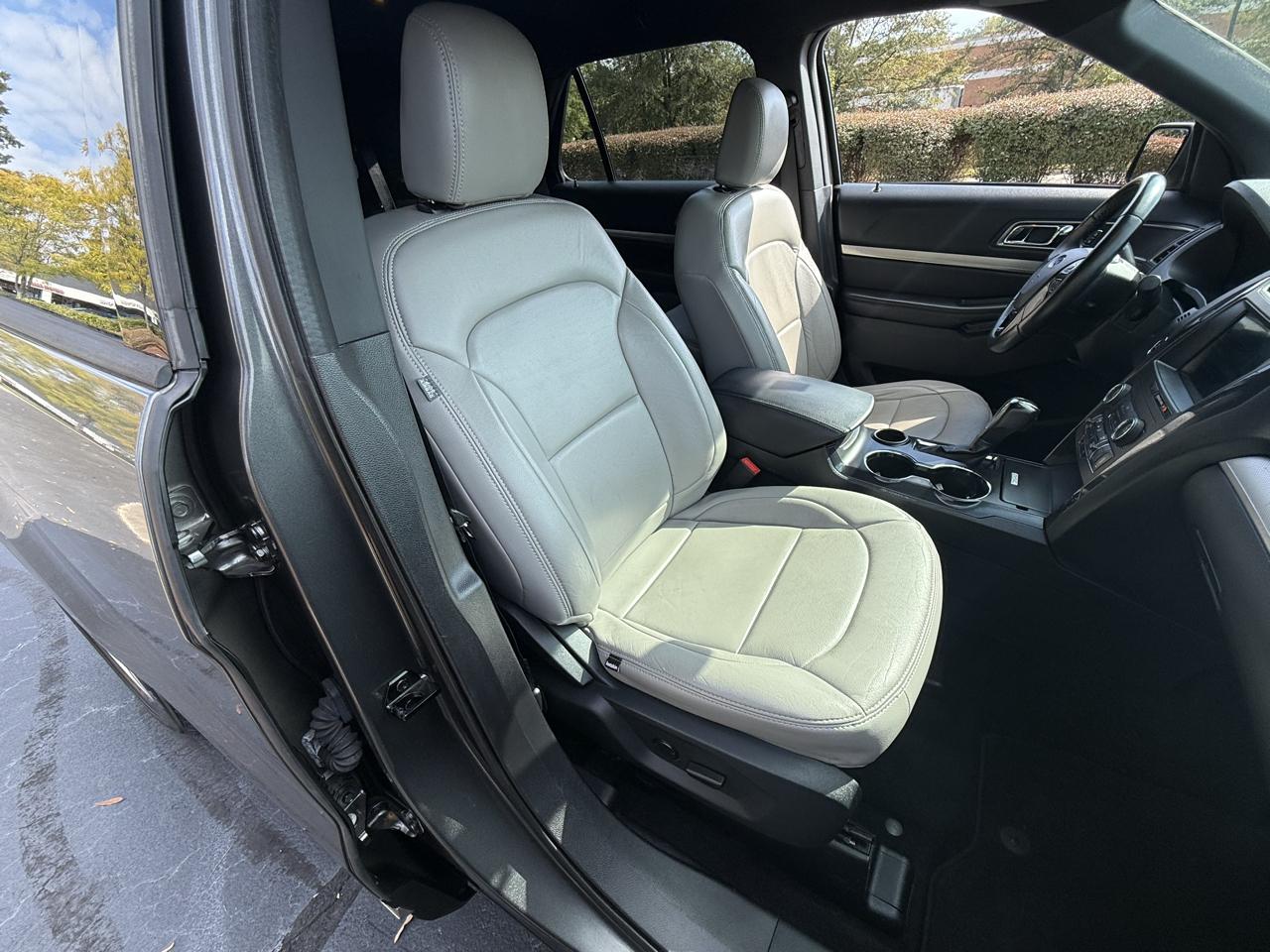 Ford Explorer 2WD 4dr V6 XLT 2019