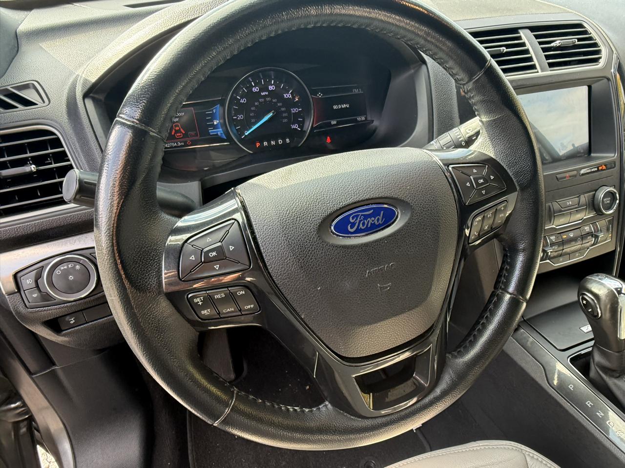 Ford Explorer 2WD 4dr V6 XLT 2019