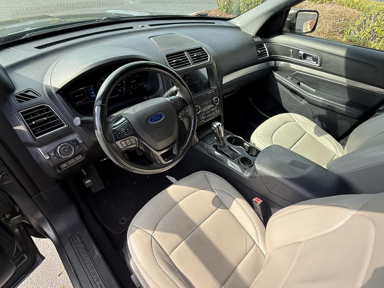 Ford Explorer 2WD 4dr V6 XLT 2019