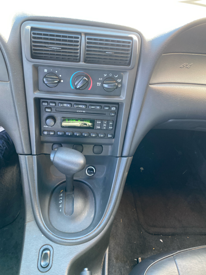 Ford Mustang 2dr Convertible Premium 2002 Ford Mustang 2dr Convertible Premium 2002