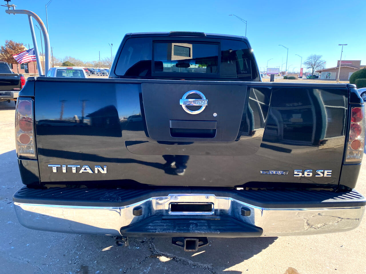 Nissan Titan 2WD Crew Cab SWB SE 2010