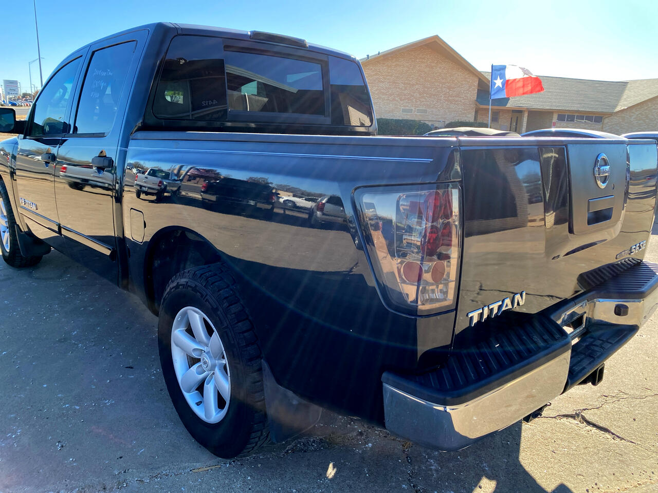 Nissan Titan 2WD Crew Cab SWB SE 2010