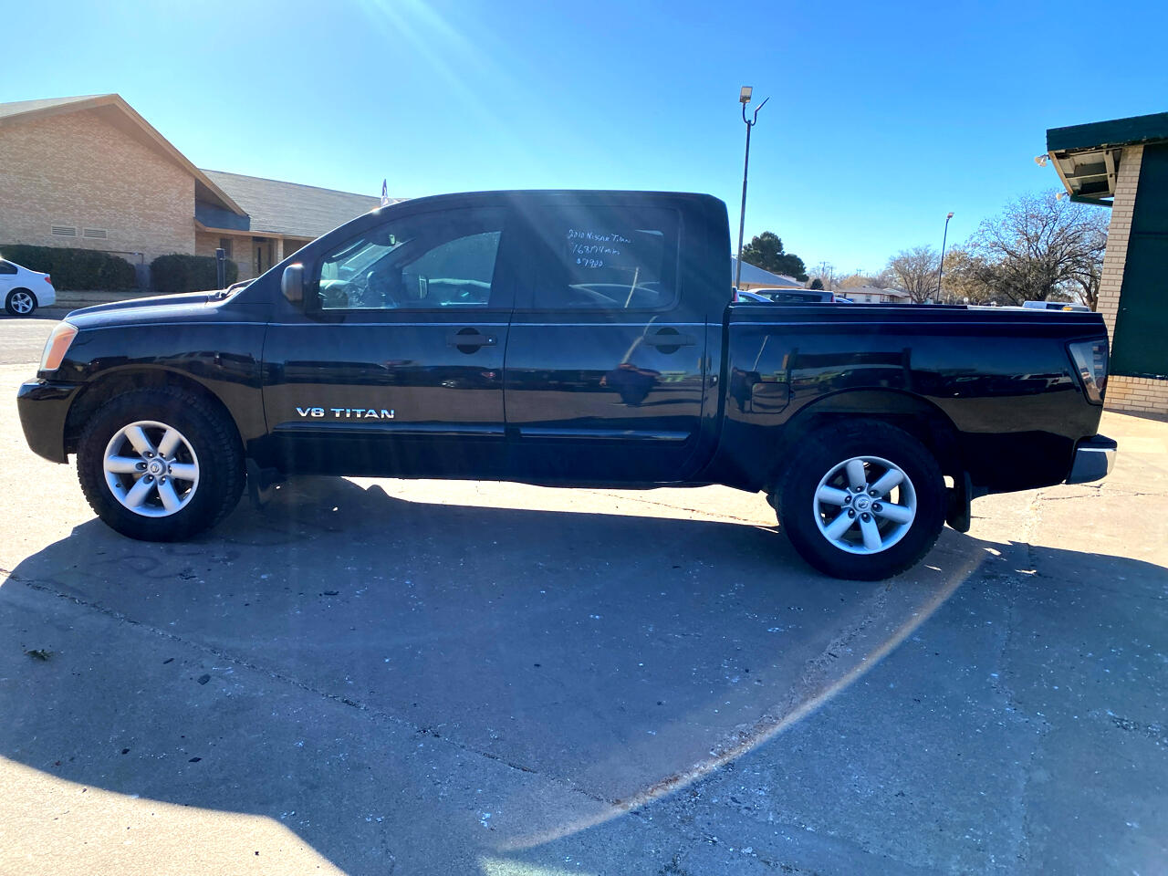 Nissan Titan 2WD Crew Cab SWB SE 2010