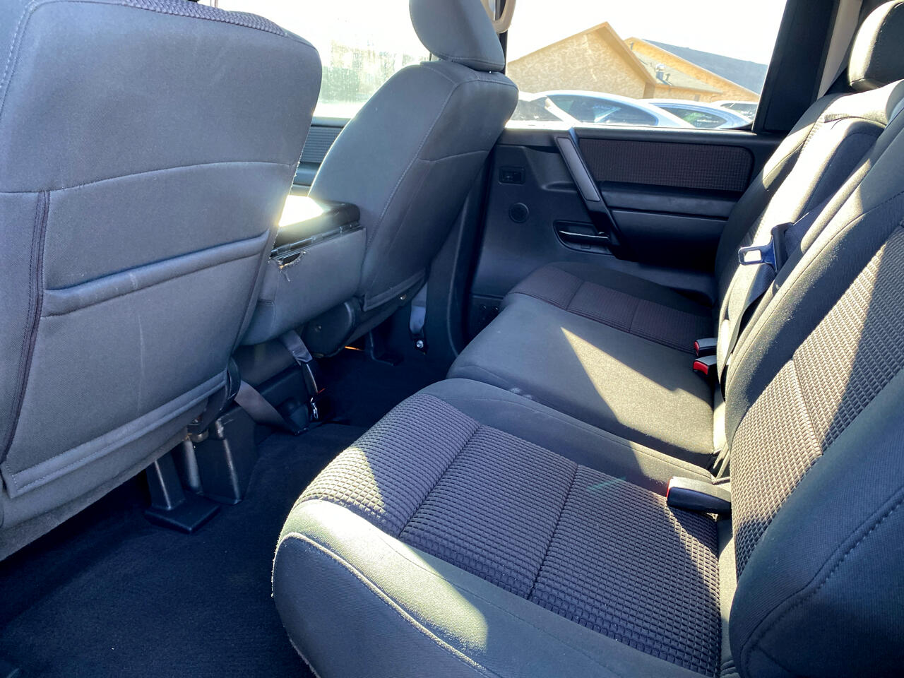 Nissan Titan 2WD Crew Cab SWB SE 2010