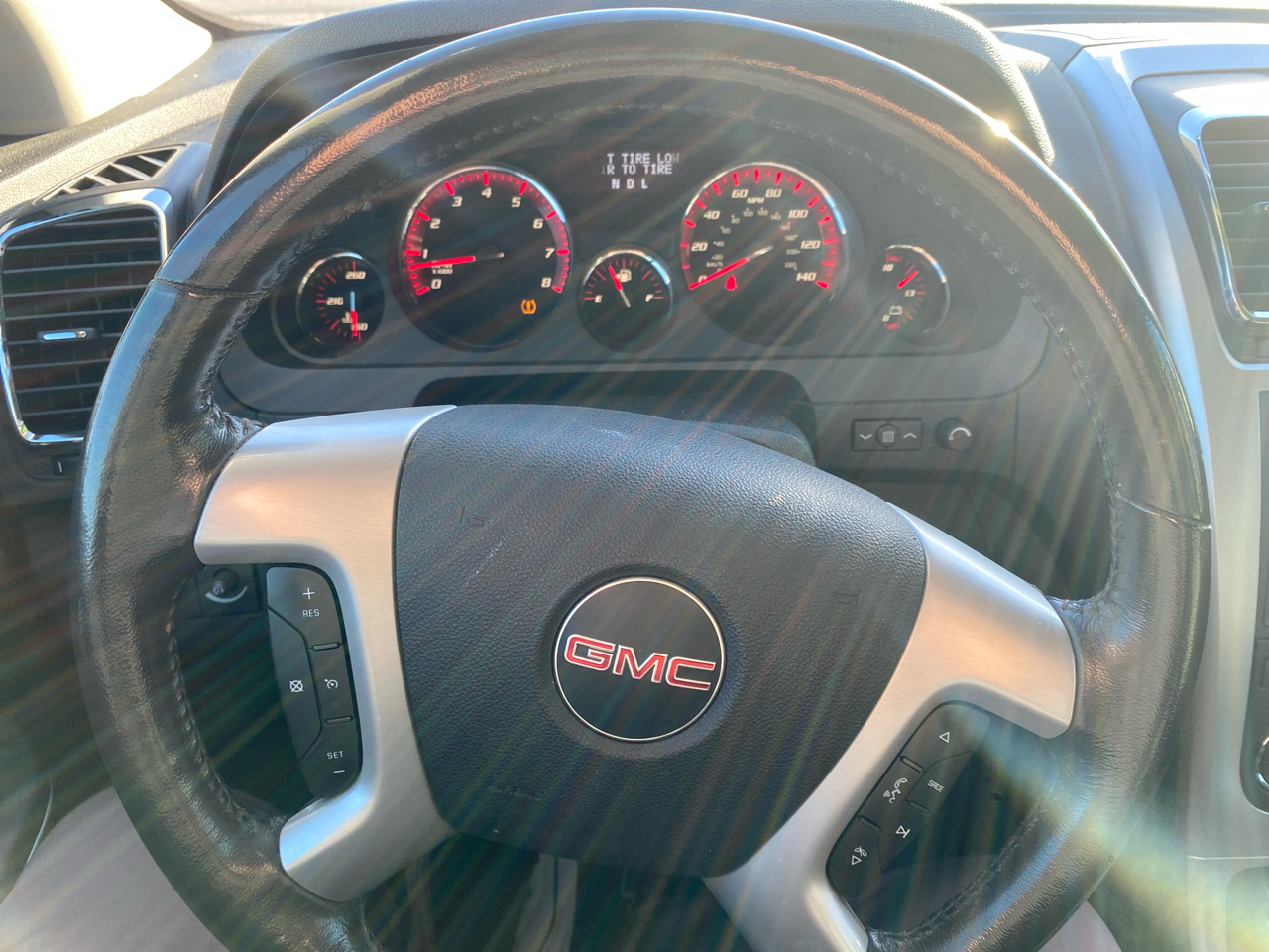 GMC Acadia AWD 4dr SLT2 2012