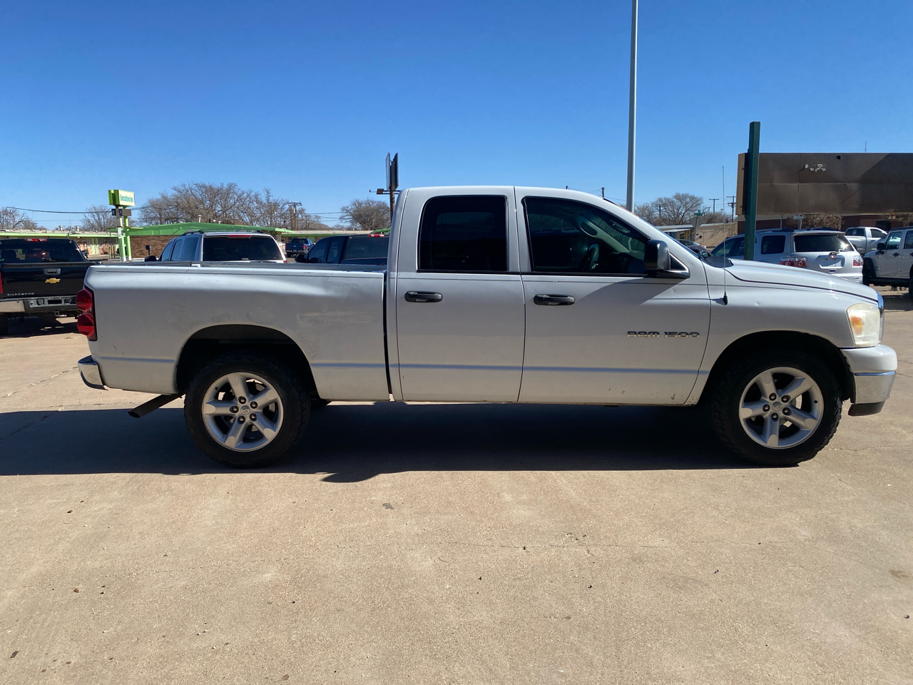 Dodge Ram 1500 2WD Quad Cab 140.5" SLT 2007