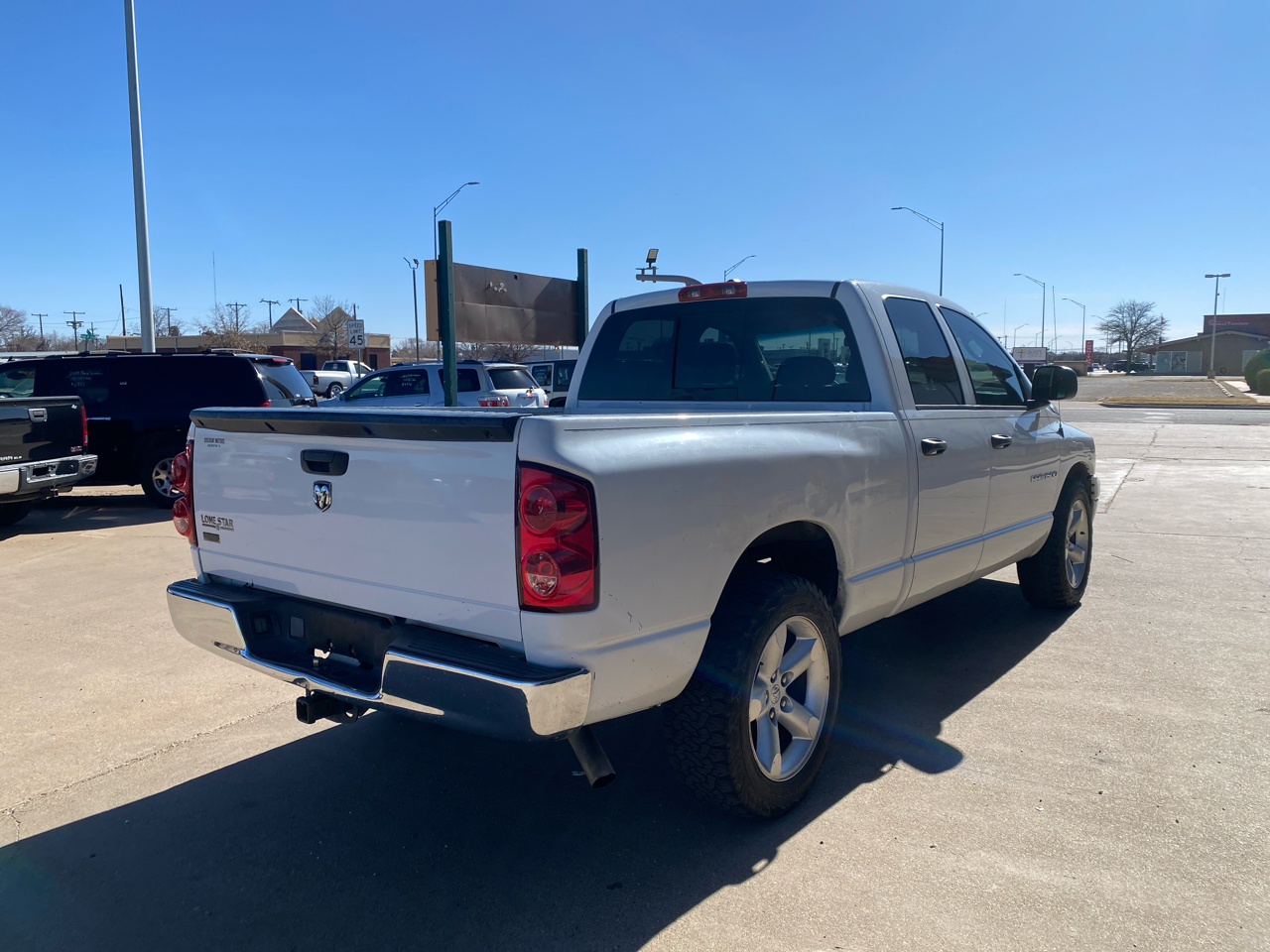 Dodge Ram 1500 2WD Quad Cab 140.5" SLT 2007