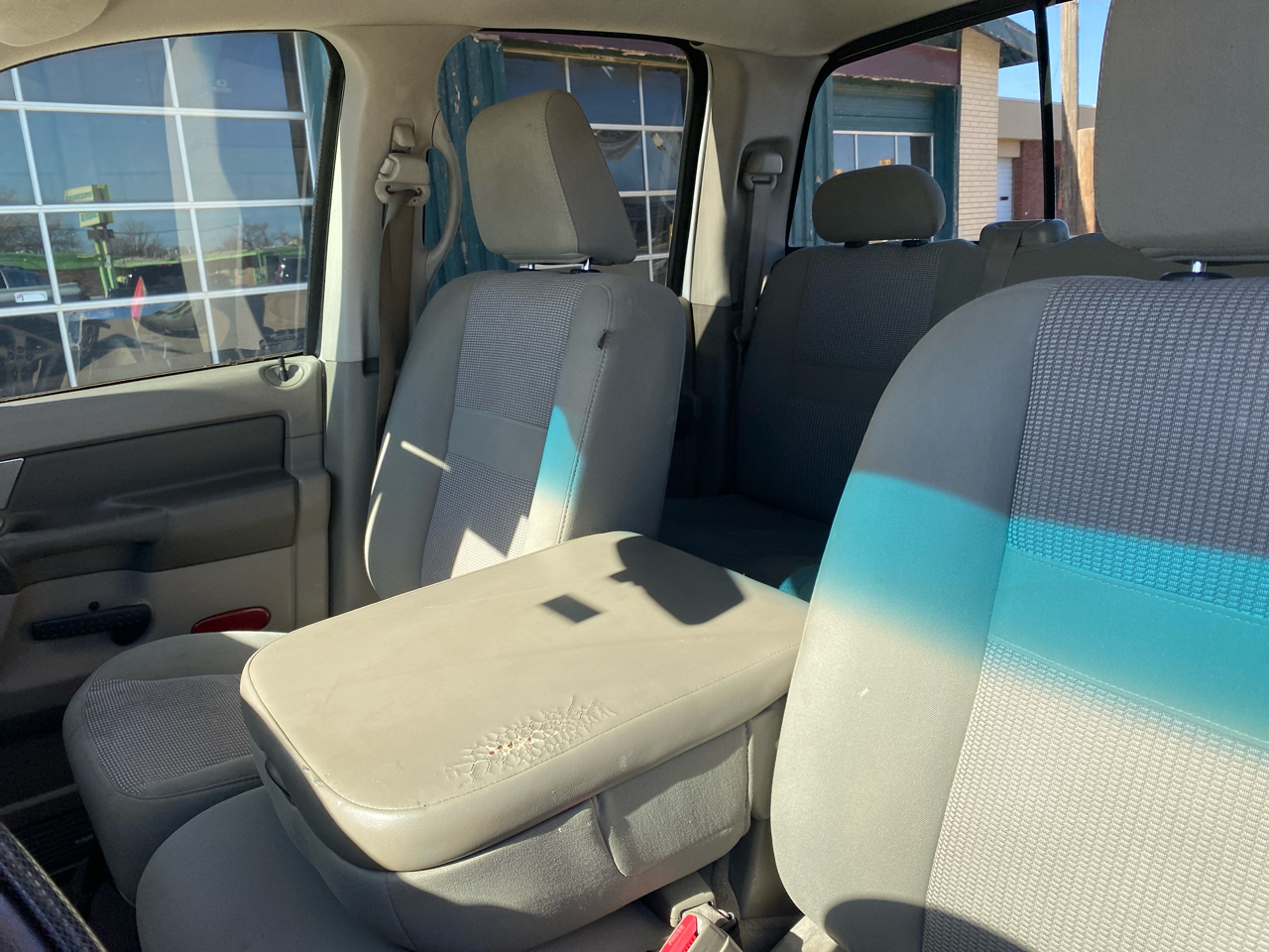 Dodge Ram 1500 2WD Quad Cab 140.5" SLT 2007