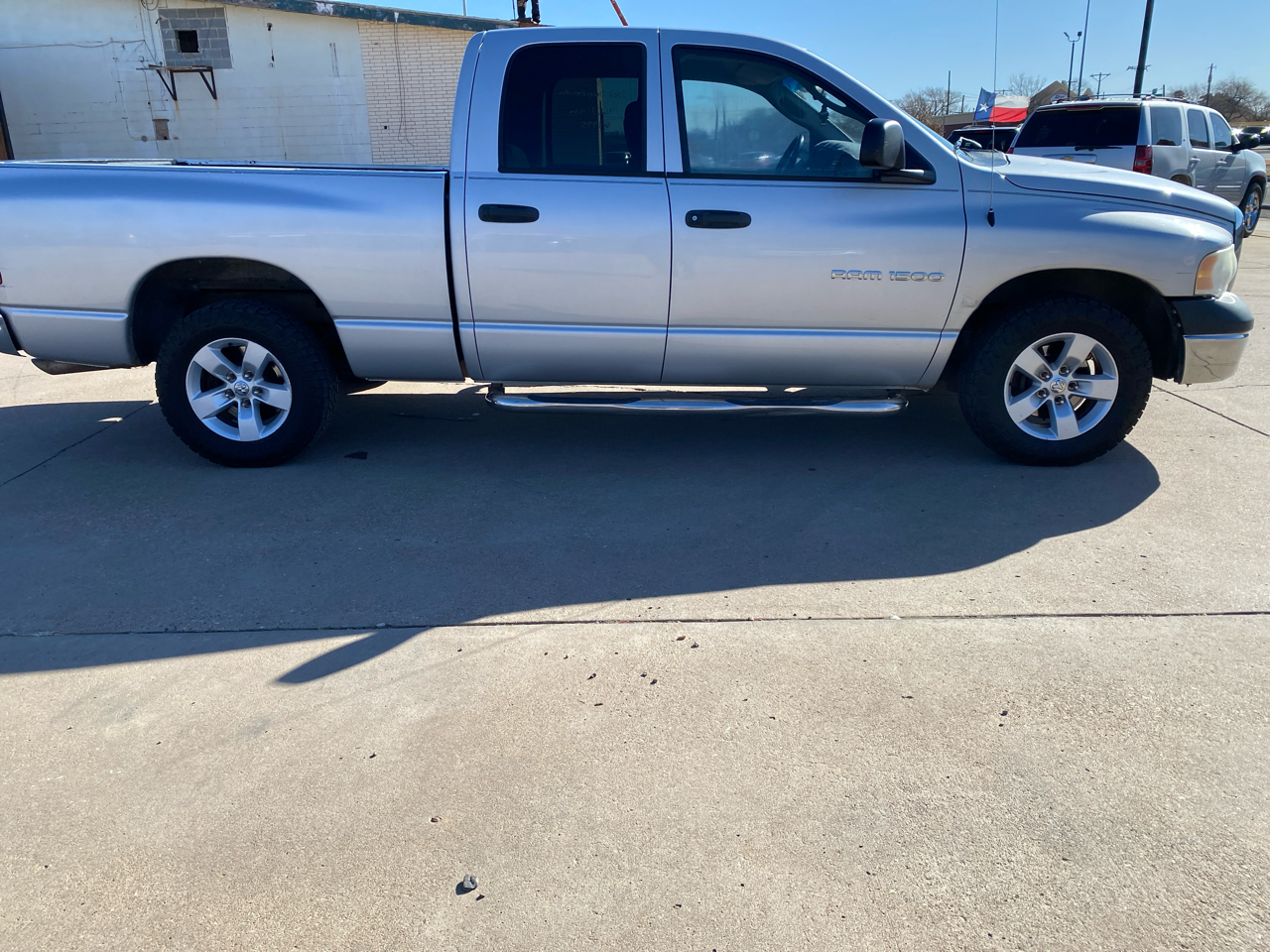 Dodge Ram 1500 4dr Quad Cab 140.5" WB SLT 2003