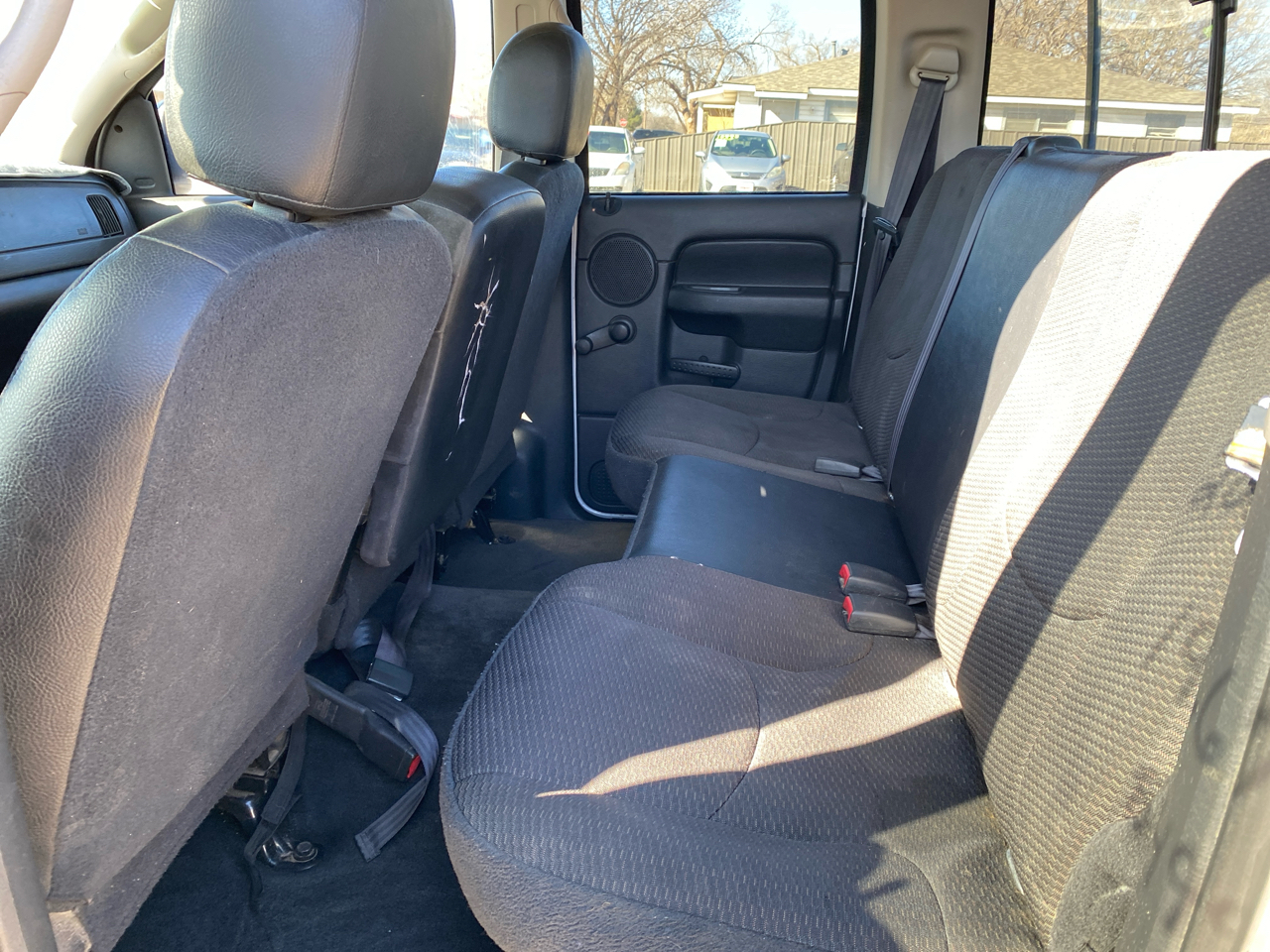 Dodge Ram 1500 4dr Quad Cab 140.5" WB SLT 2003