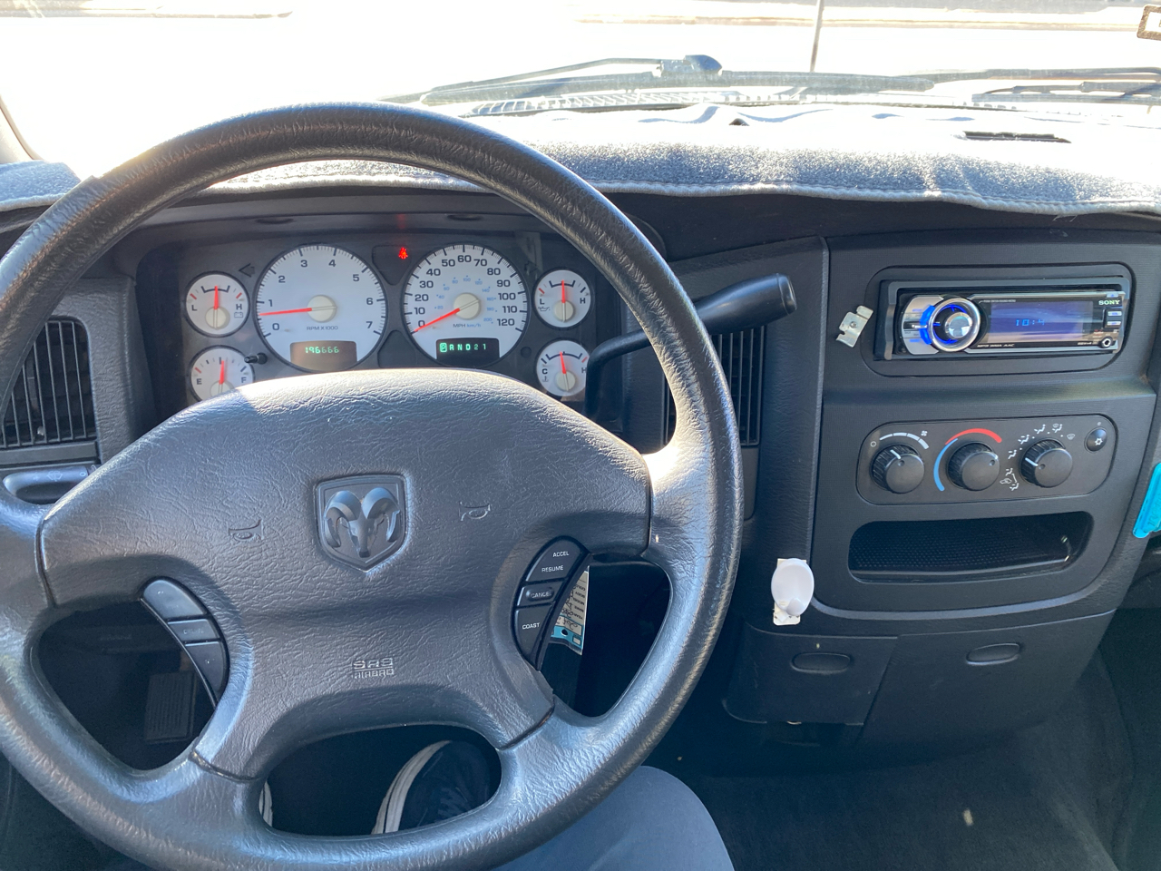 Dodge Ram 1500 4dr Quad Cab 140.5" WB SLT 2003