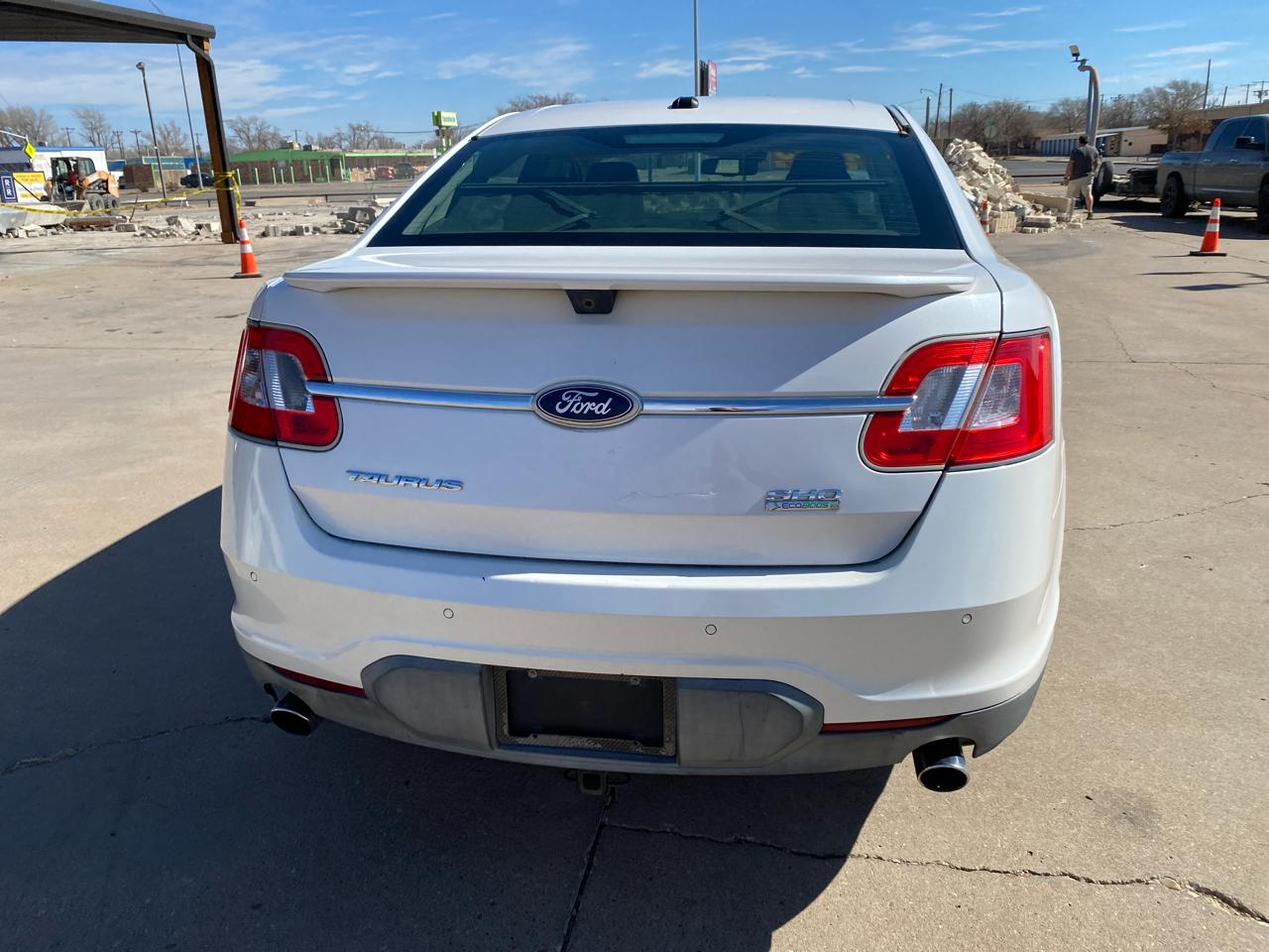 Ford Taurus 4dr Sdn SHO AWD 2011