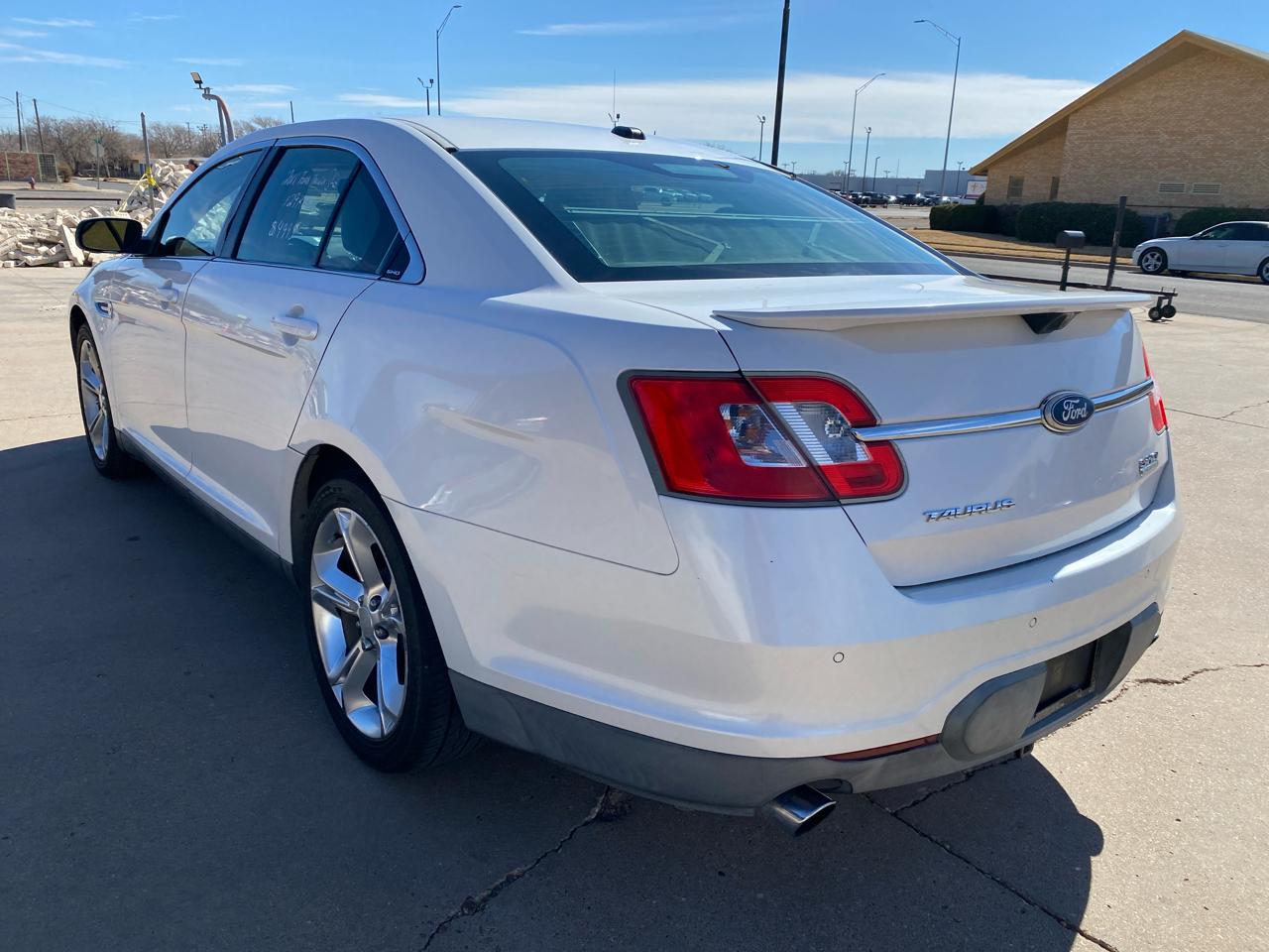 Ford Taurus 4dr Sdn SHO AWD 2011