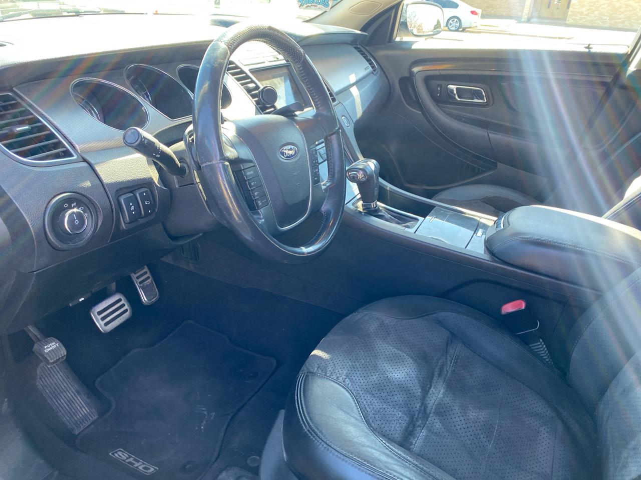 Ford Taurus 4dr Sdn SHO AWD 2011