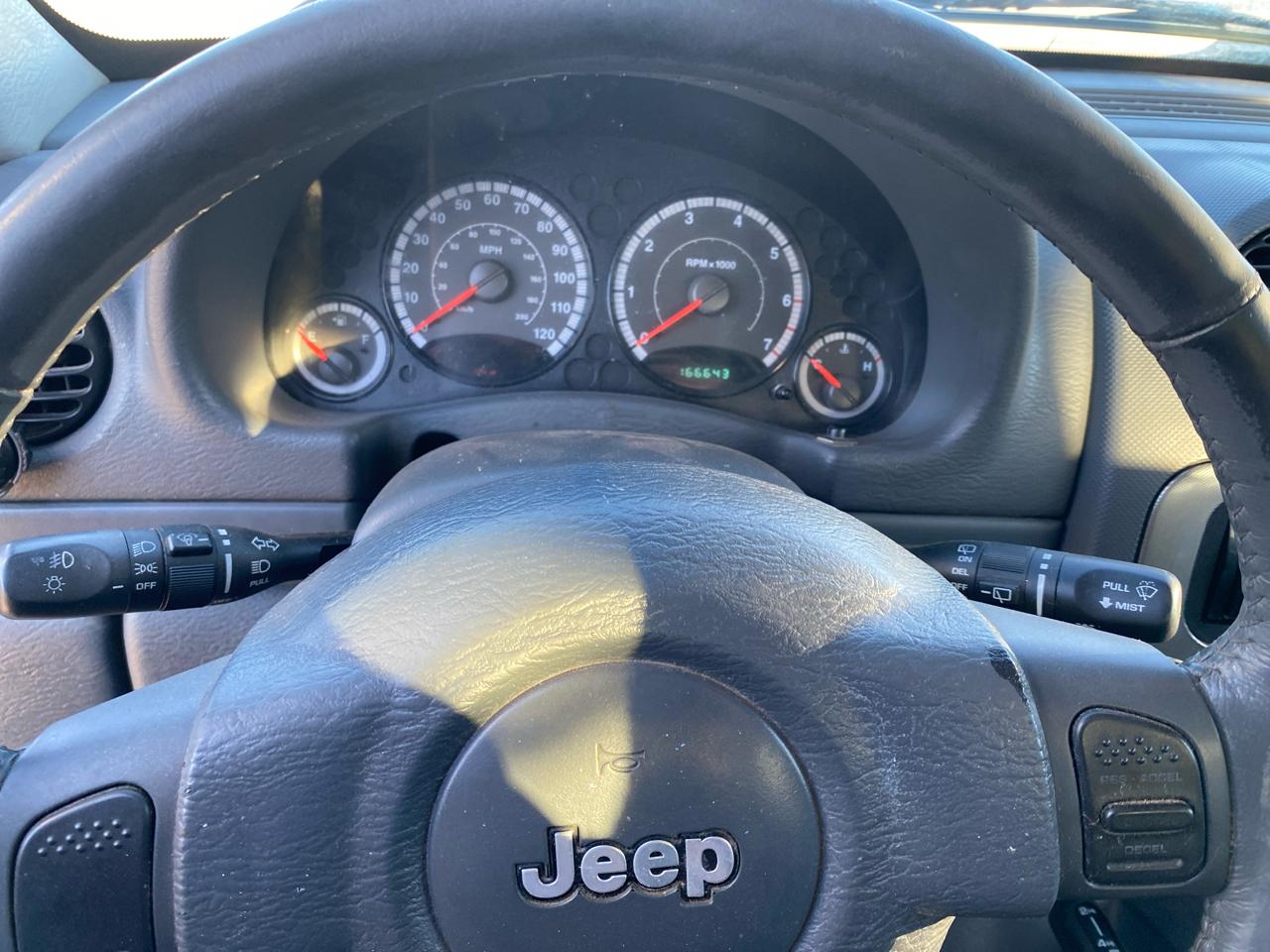 Jeep Liberty 4dr Renegade 4WD 2005