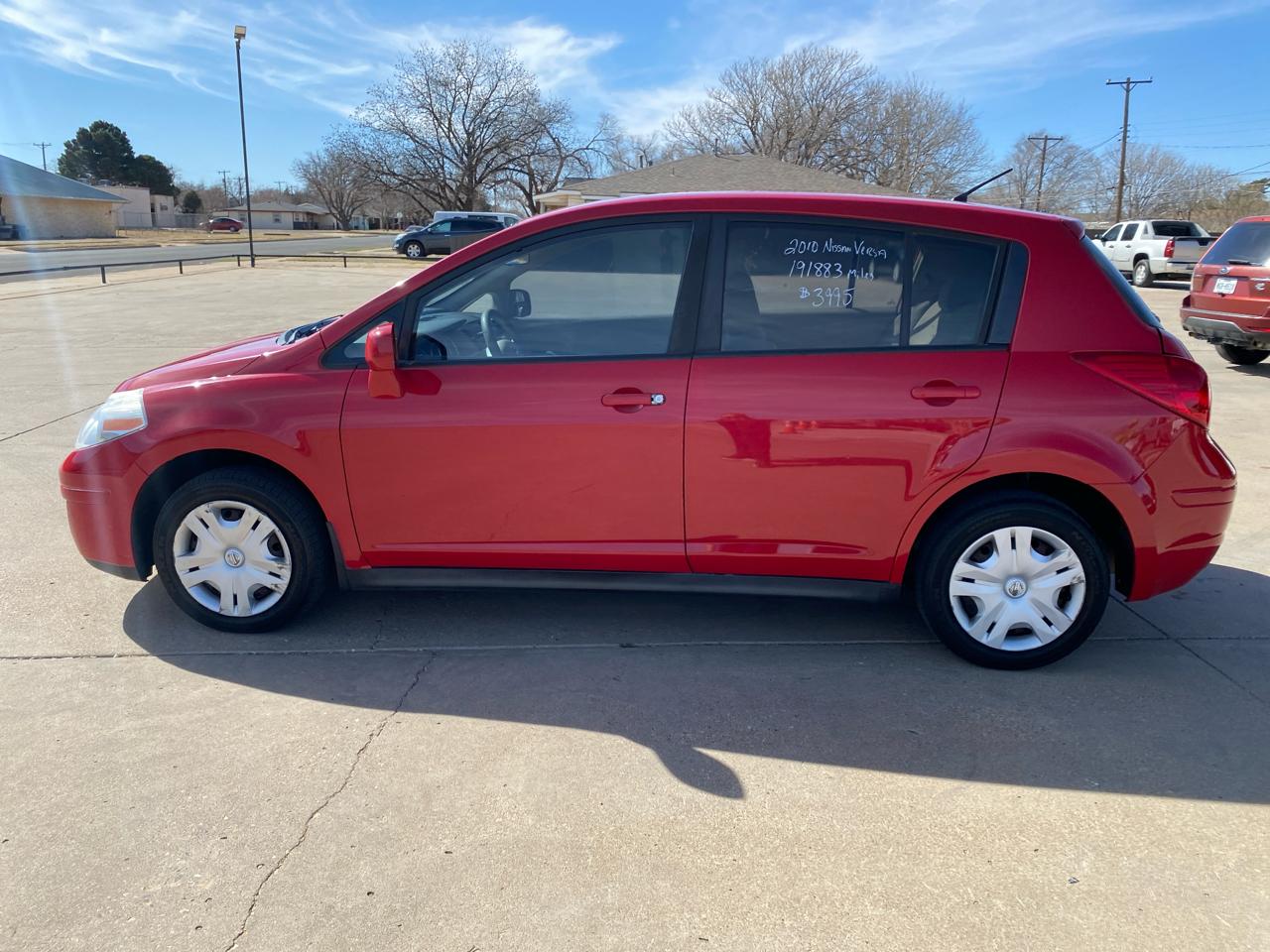 Nissan Versa 5dr HB I4 Auto 1.8 S 2010