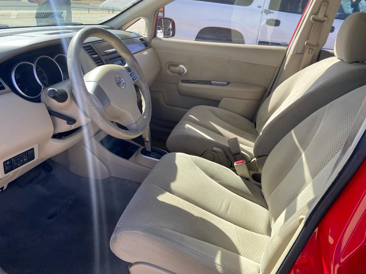 Nissan Versa 5dr HB I4 Auto 1.8 S 2010