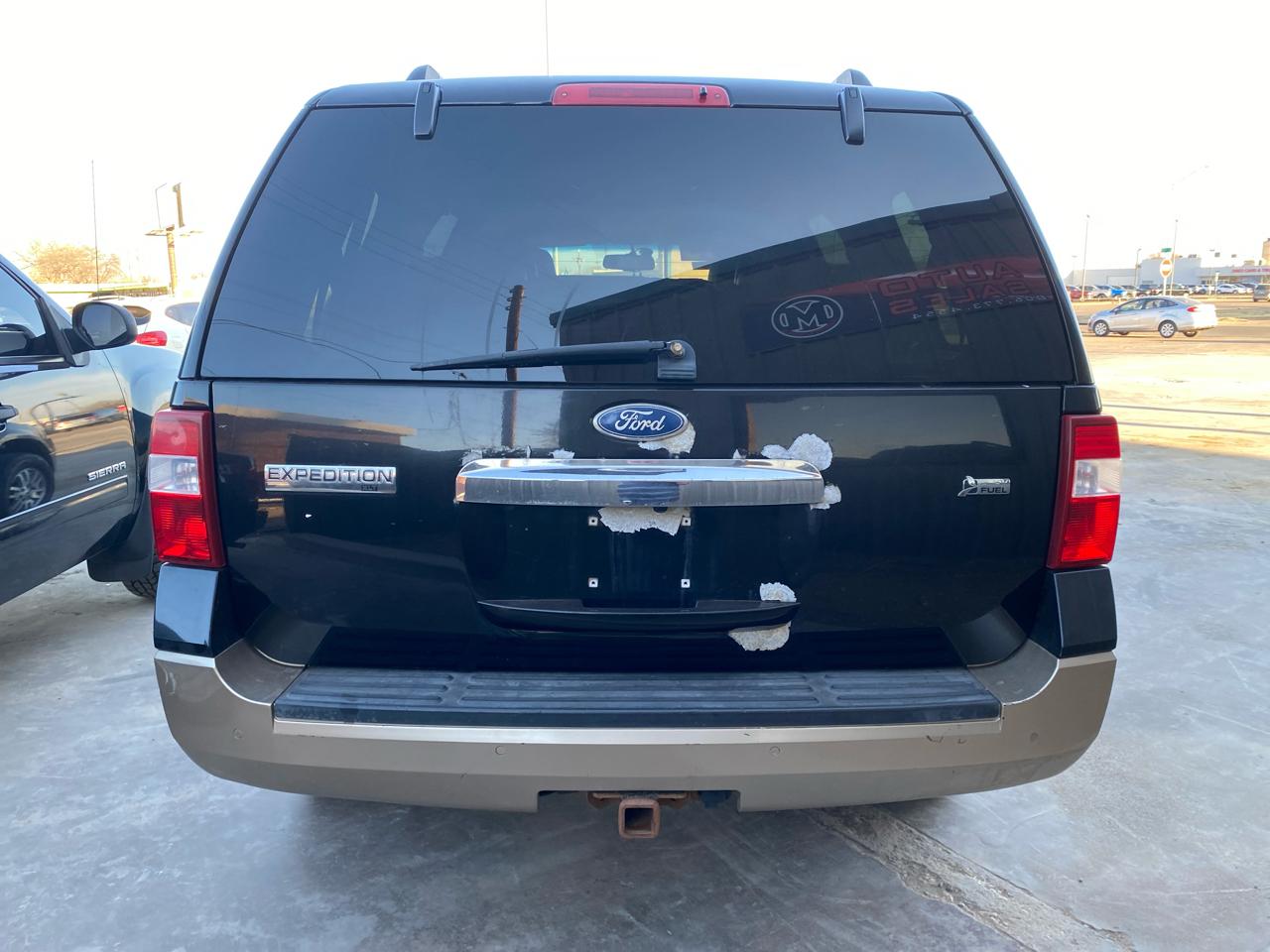 Ford Expedition 4WD 4dr King Ranch 2011