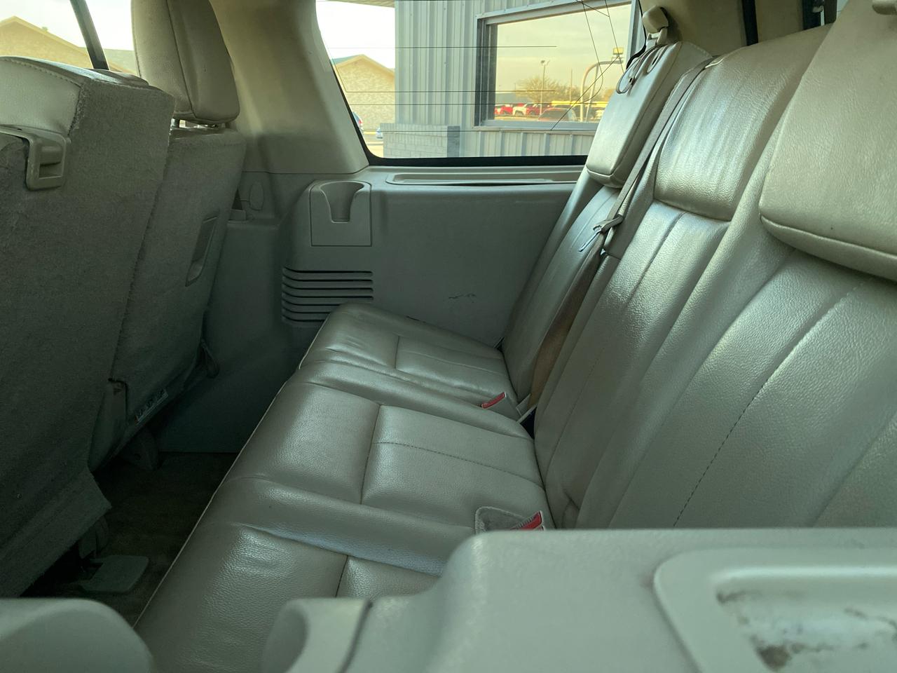 Ford Expedition 4WD 4dr King Ranch 2011