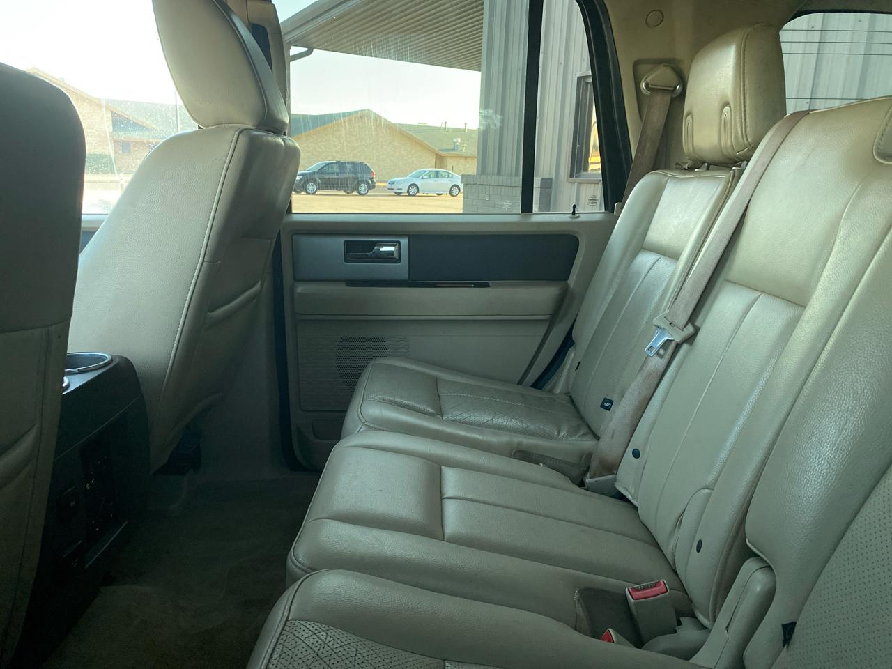 Ford Expedition 4WD 4dr King Ranch 2011