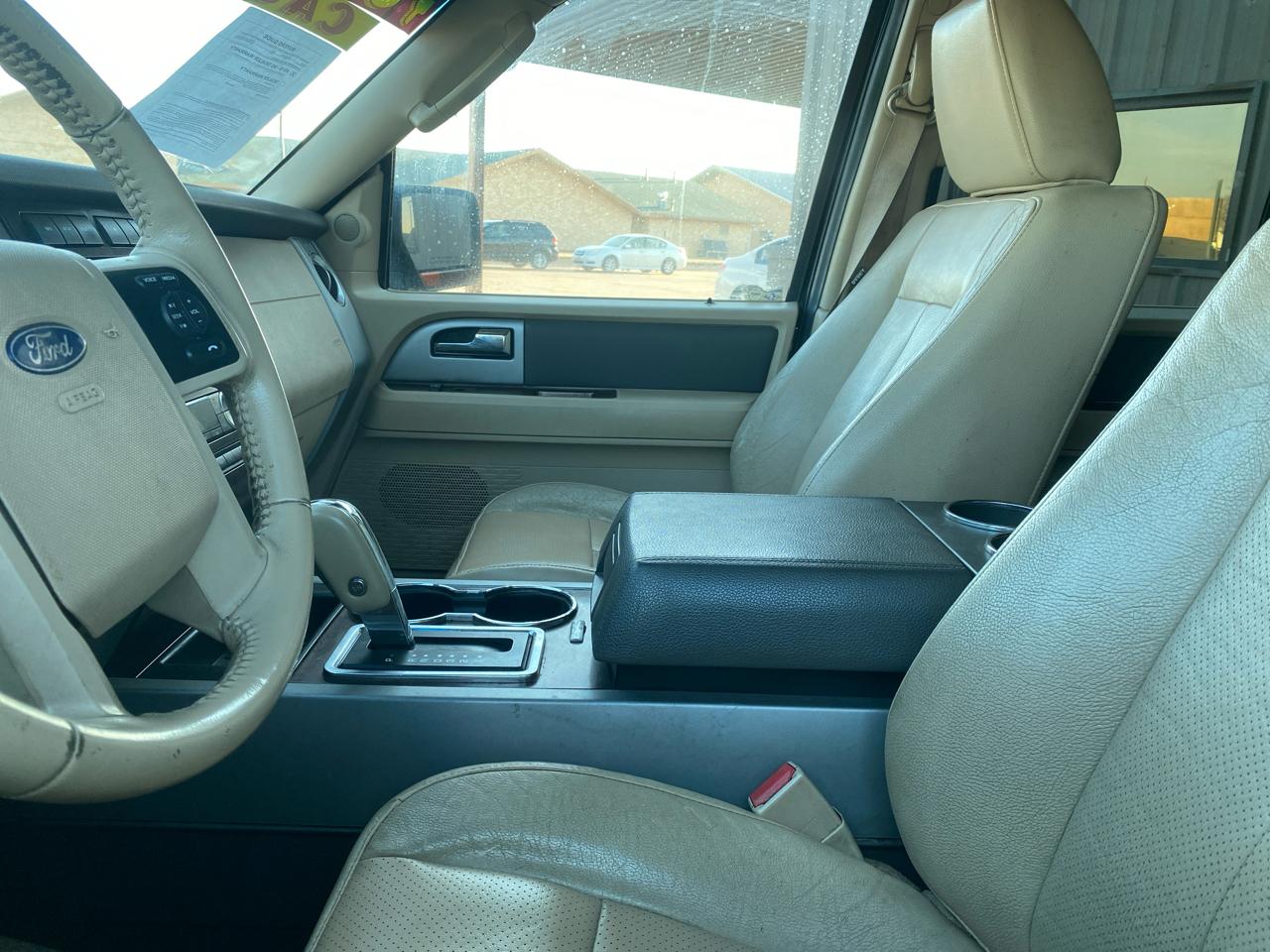 Ford Expedition 4WD 4dr King Ranch 2011