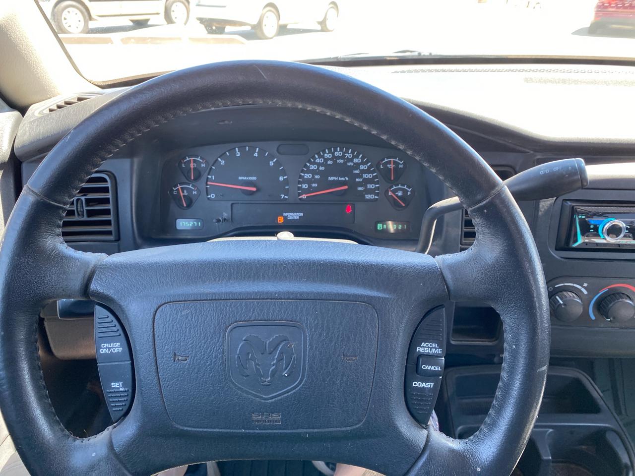 Dodge Dakota 4dr Quad Cab 131" WB Sport 2004