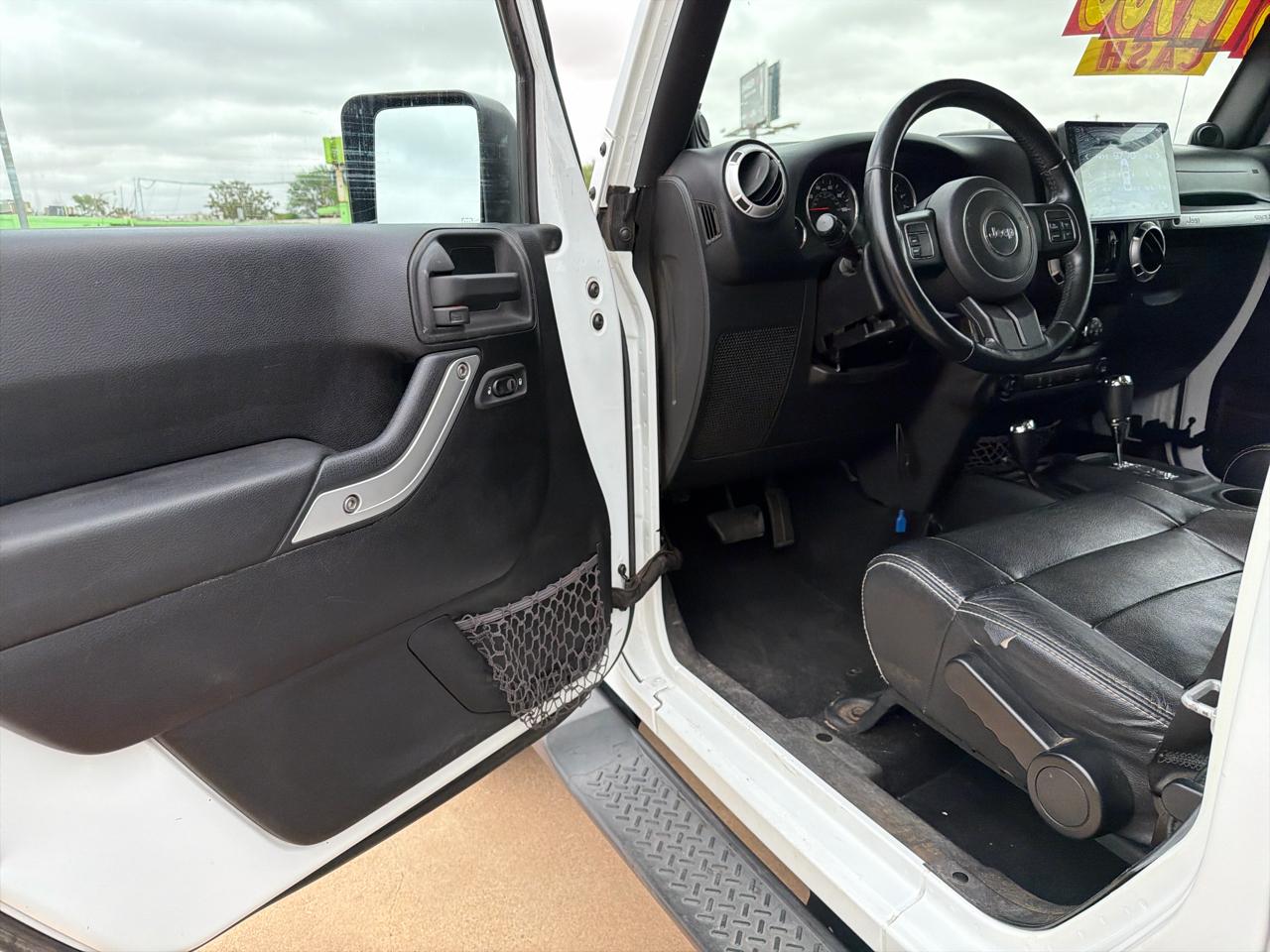 Jeep Wrangler Unlimited 4WD 4dr Sahara 2012