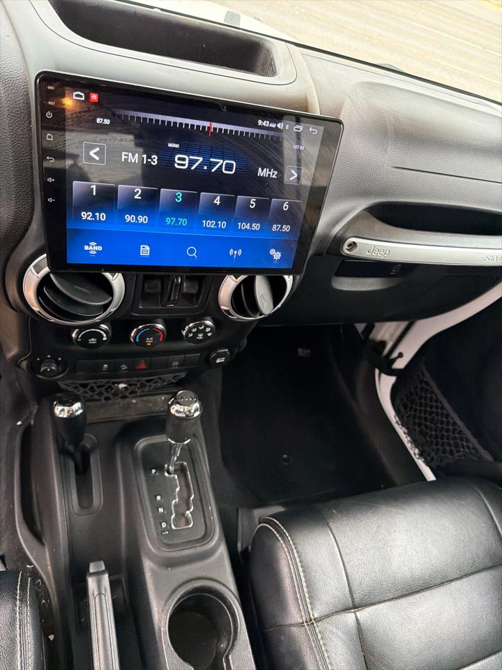 Jeep Wrangler Unlimited 4WD 4dr Sahara 2012