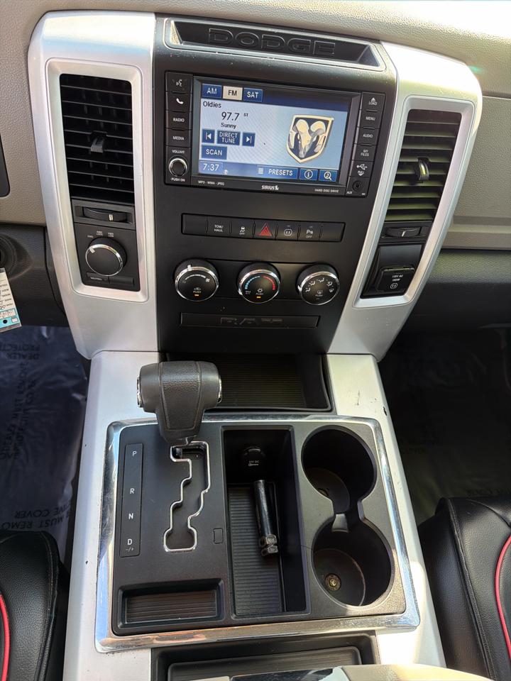 RAM 1500 4WD Quad Cab 140.5" SLT 2011