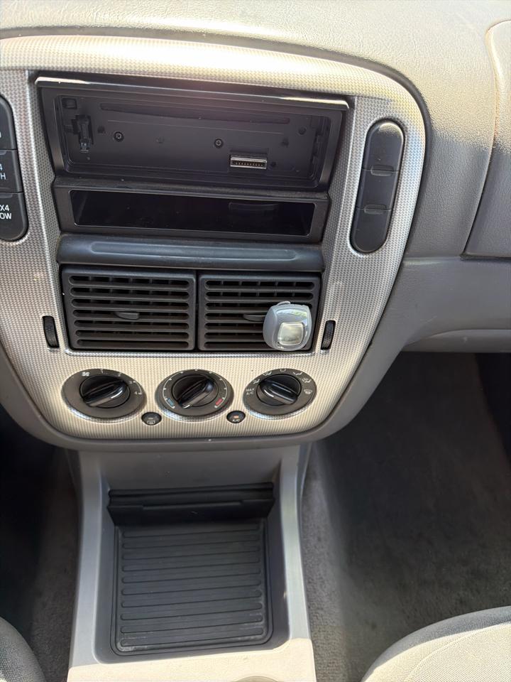 Ford Explorer 4dr 114" WB 4.0L XLT Sport 4WD 2003