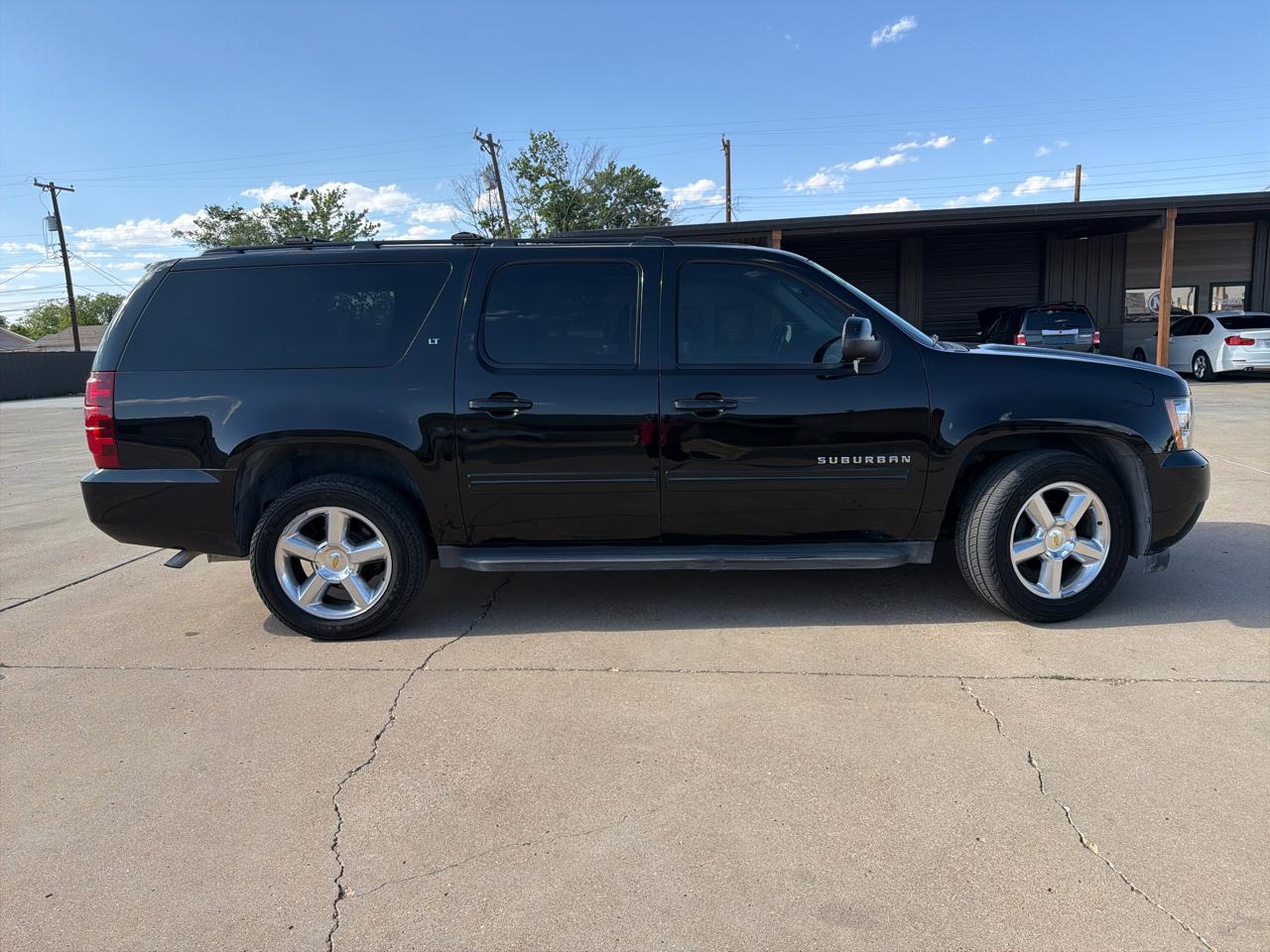 Chevrolet Suburban 2WD 4dr 1500 LT 2012
