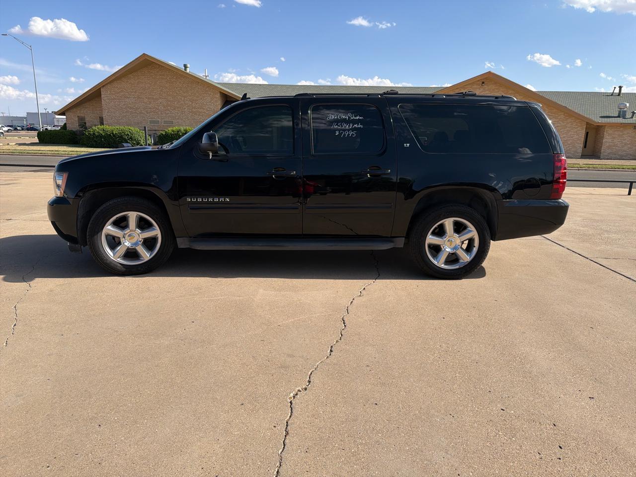 Chevrolet Suburban 2WD 4dr 1500 LT 2012