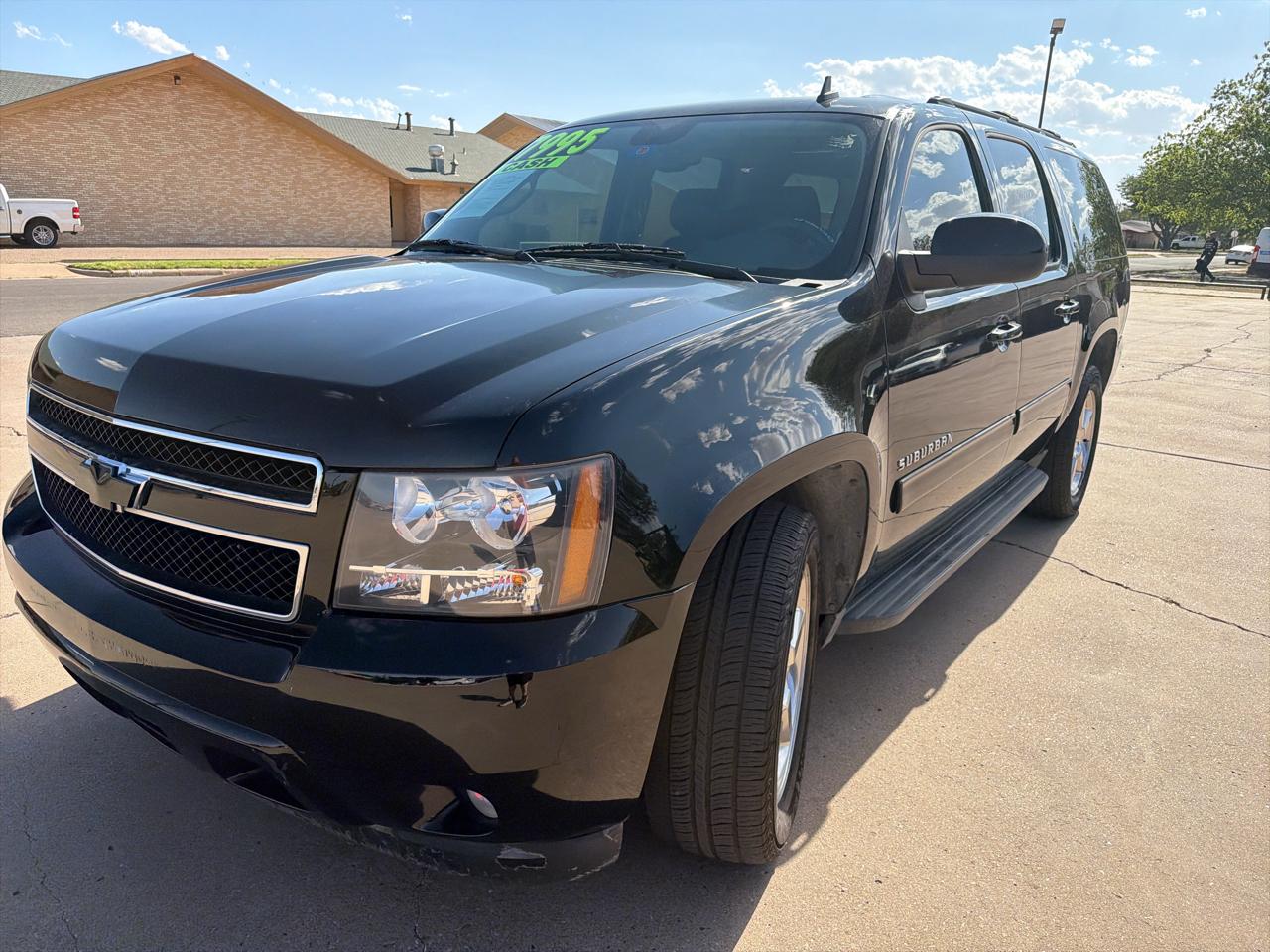 Chevrolet Suburban 2WD 4dr 1500 LT 2012
