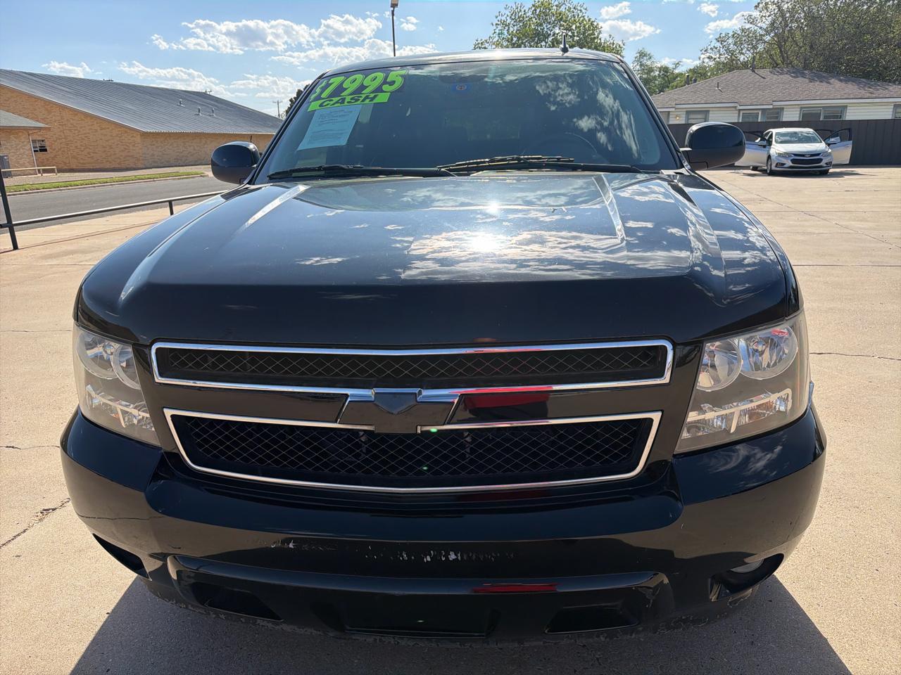 Chevrolet Suburban 2WD 4dr 1500 LT 2012