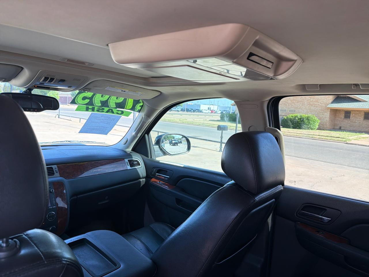 Chevrolet Suburban 2WD 4dr 1500 LT 2012