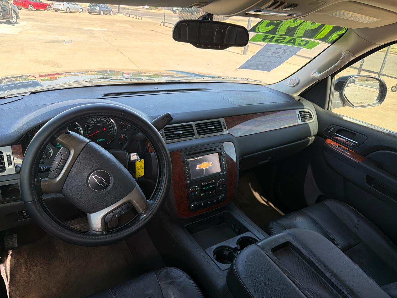 Chevrolet Suburban 2WD 4dr 1500 LT 2012