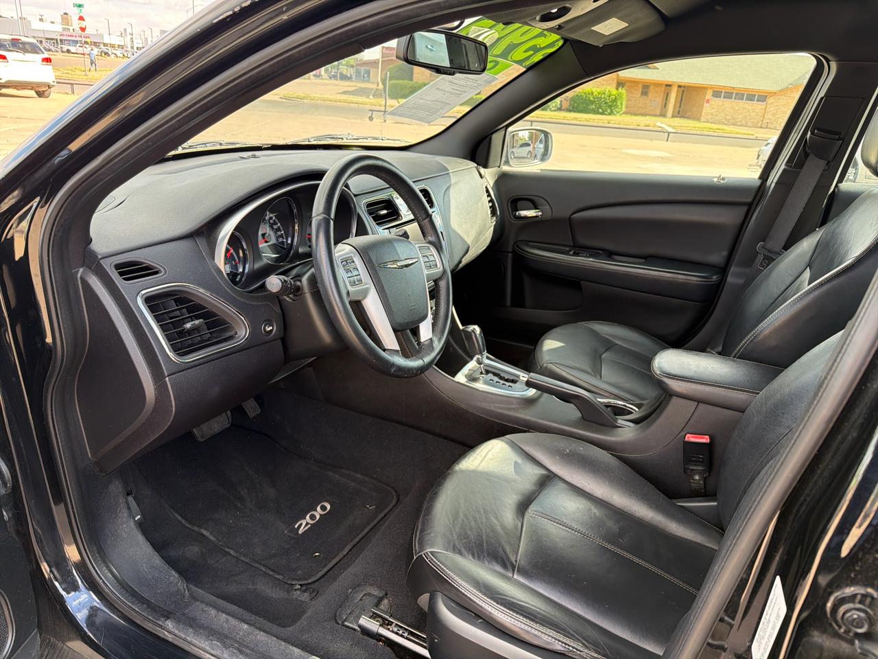 Chrysler 200 4dr Sdn Limited 2012