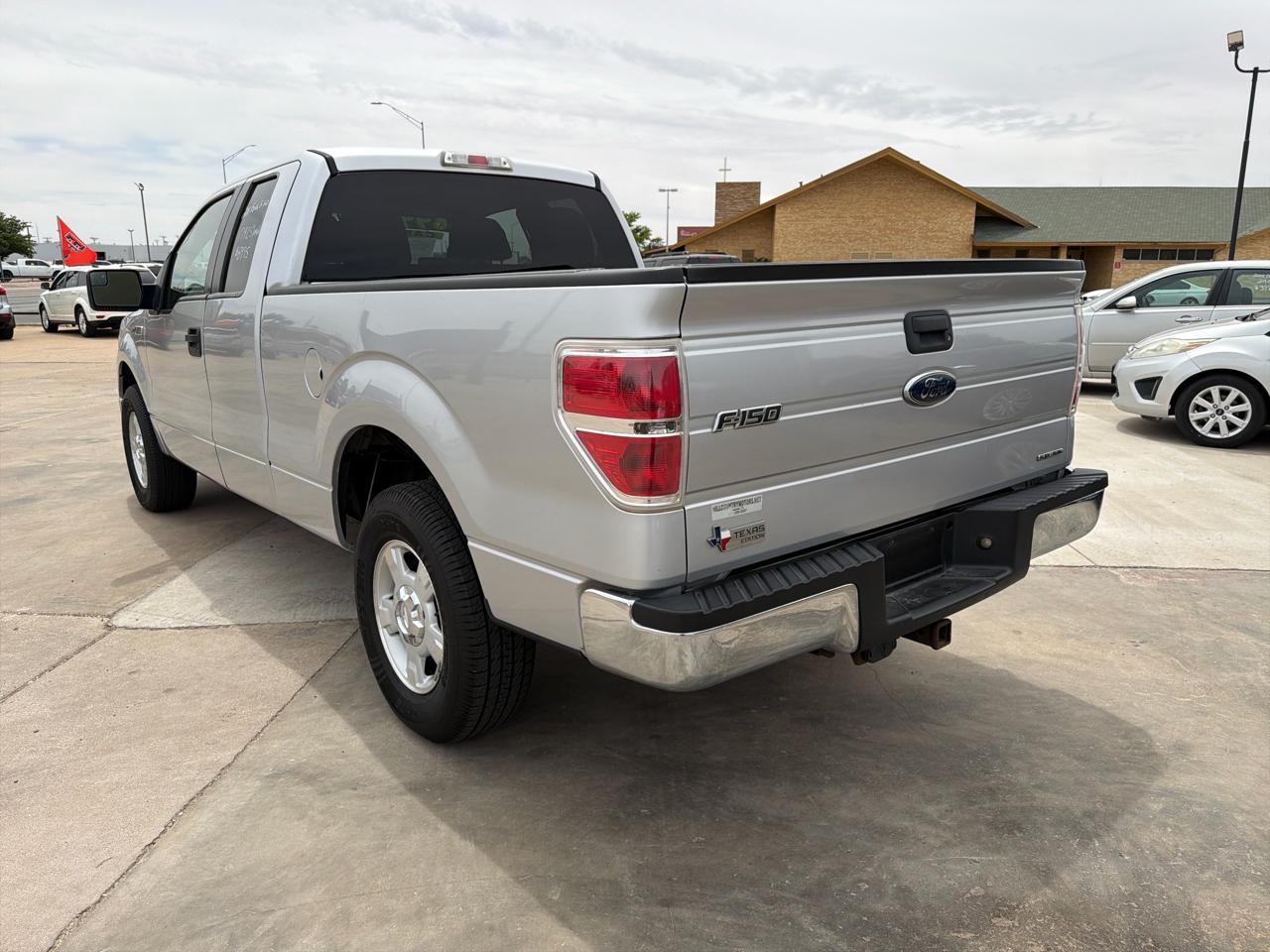 Ford F-150 2WD SuperCab 145" XLT 2011