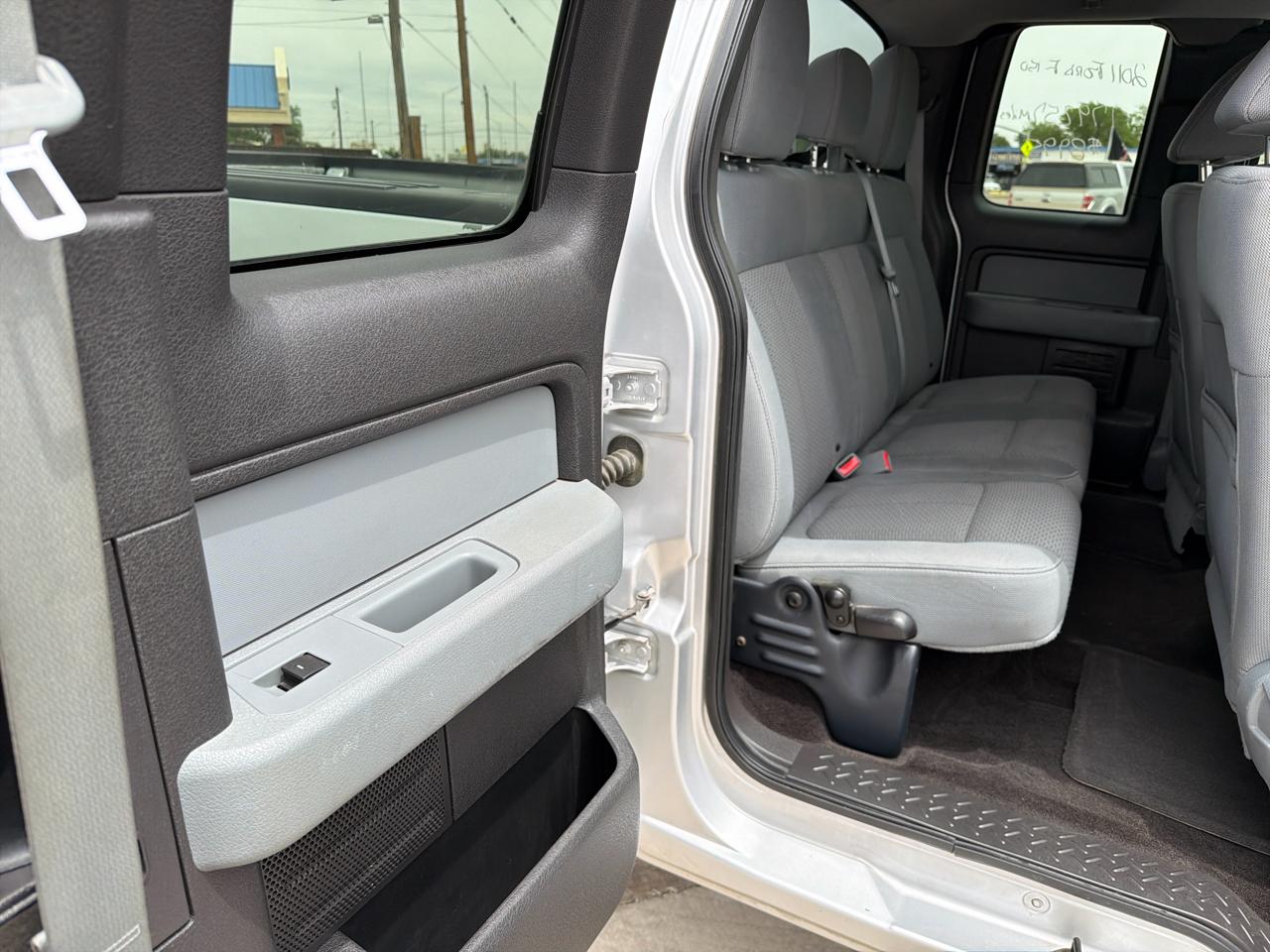 Ford F-150 2WD SuperCab 145" XLT 2011