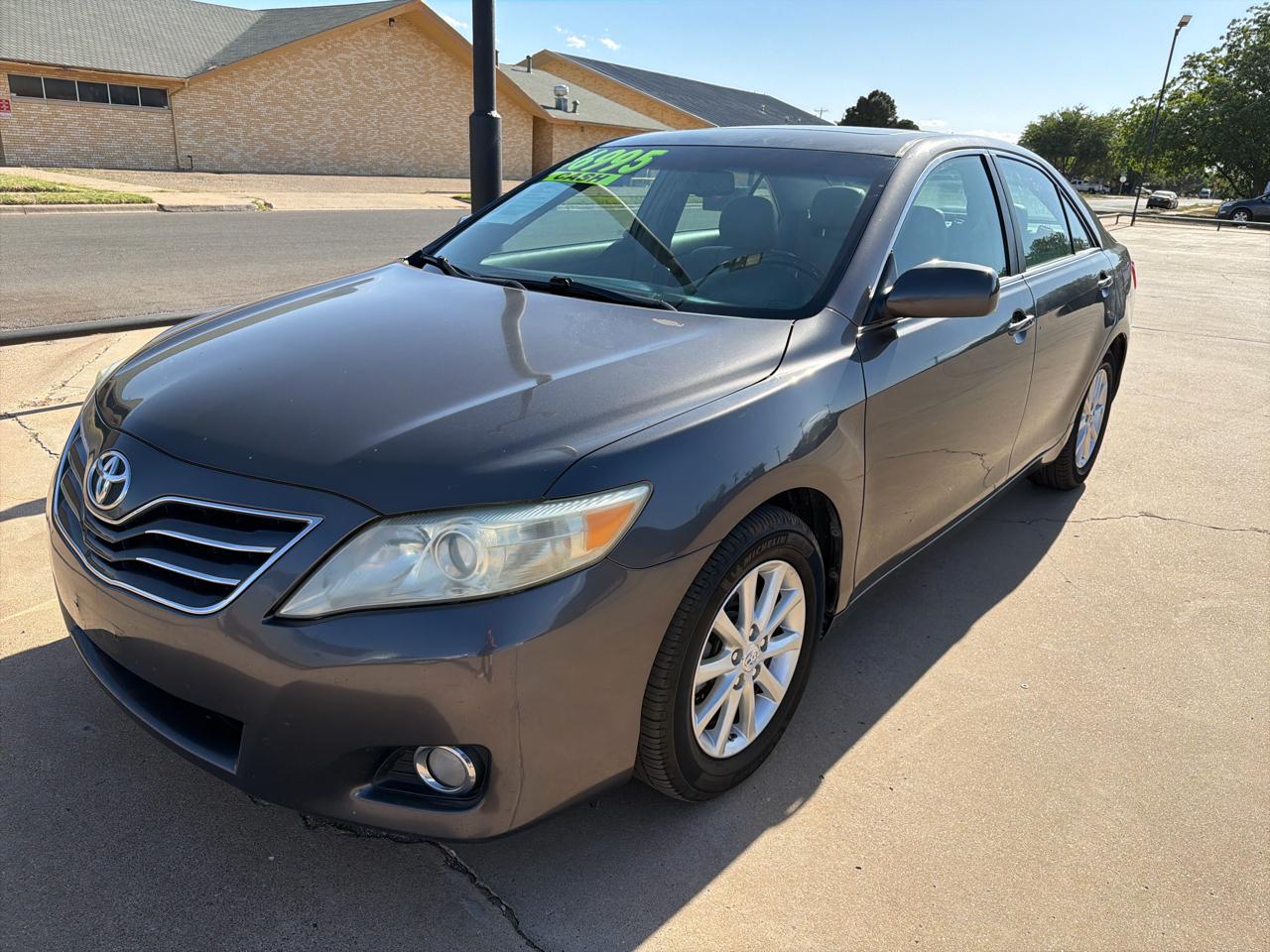 Toyota Camry 4dr Sdn I4 Man LE (Natl) 2011