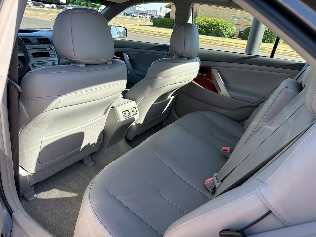 Toyota Camry 4dr Sdn I4 Man LE (Natl) 2011