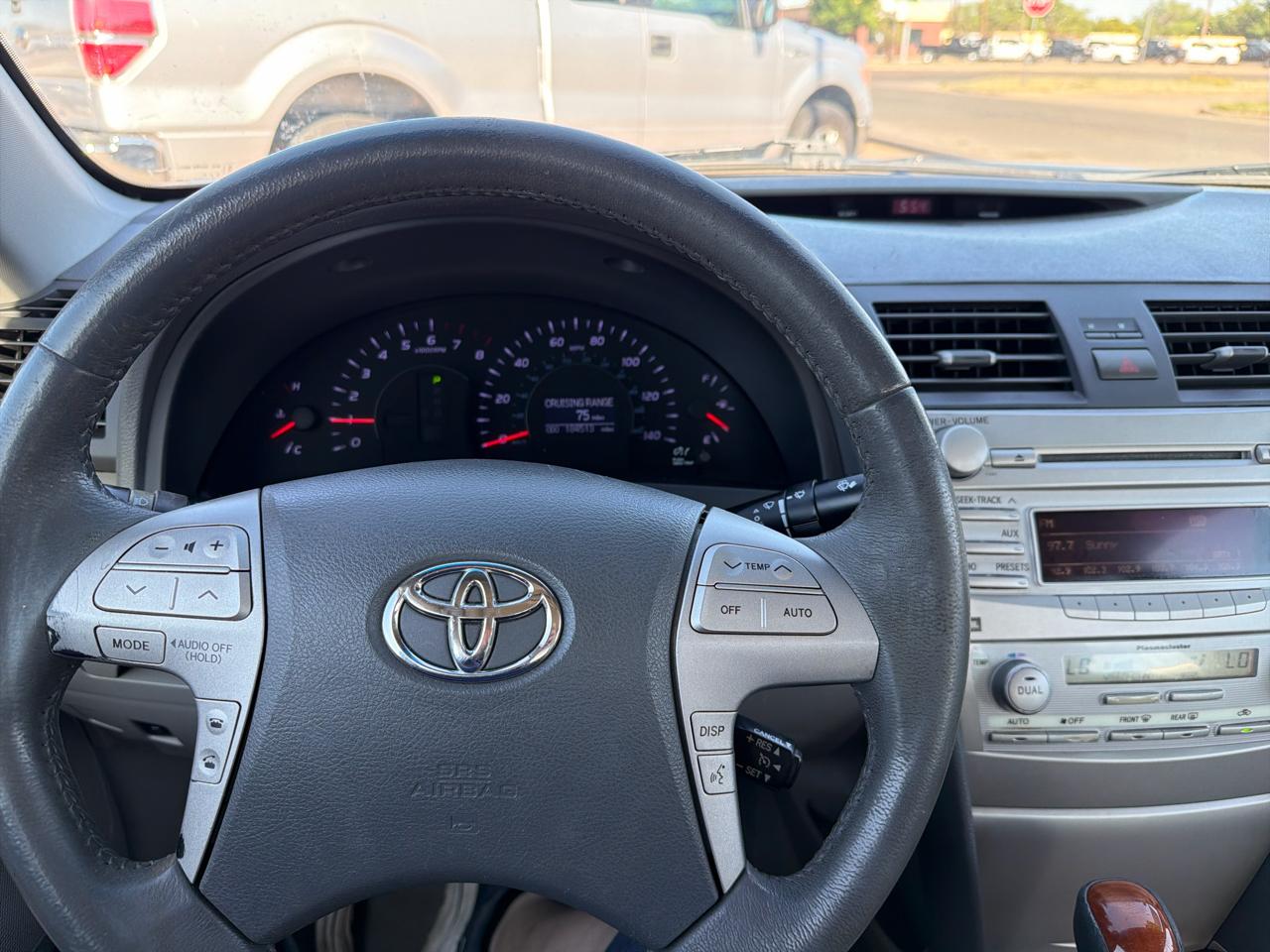 Toyota Camry 4dr Sdn I4 Man LE (Natl) 2011