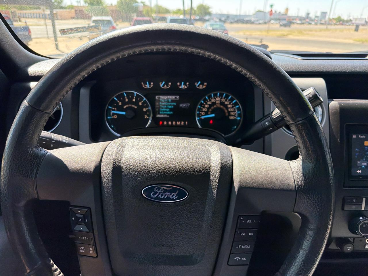 Ford F-150 2WD SuperCrew 145" Platinum 2011