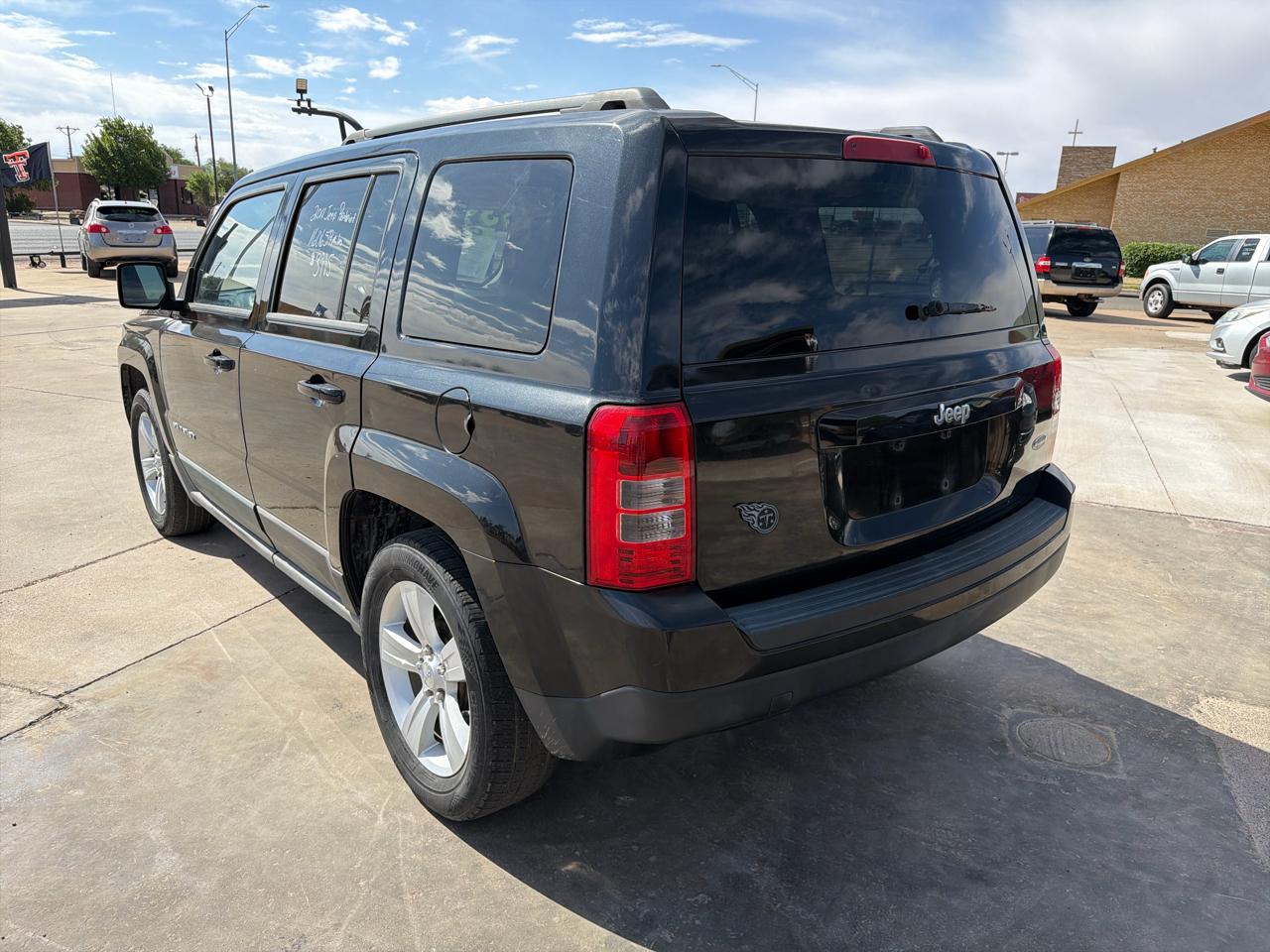 Jeep Patriot FWD 4dr Latitude 2011
