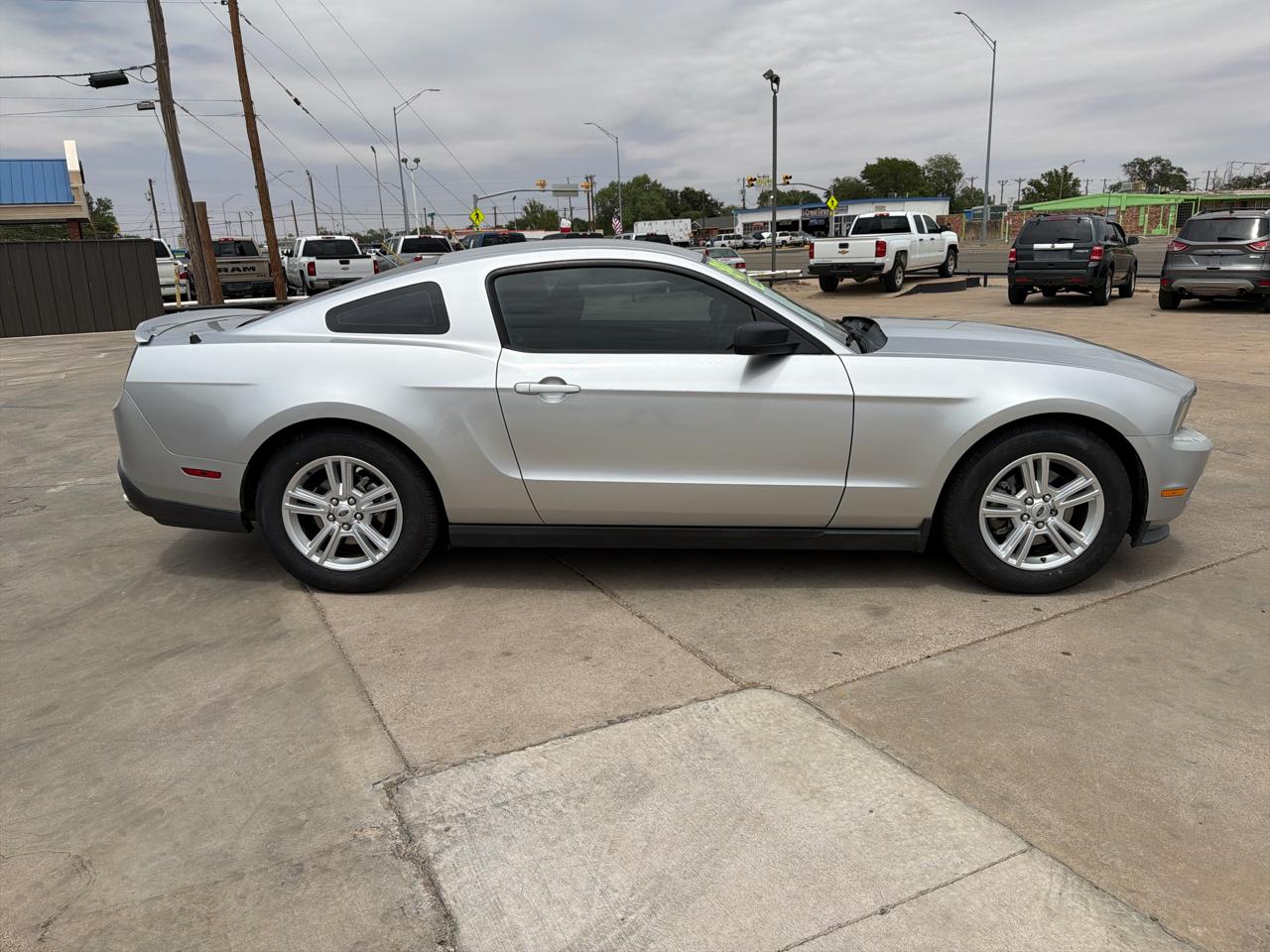 Ford Mustang 2dr Cpe V6 2011