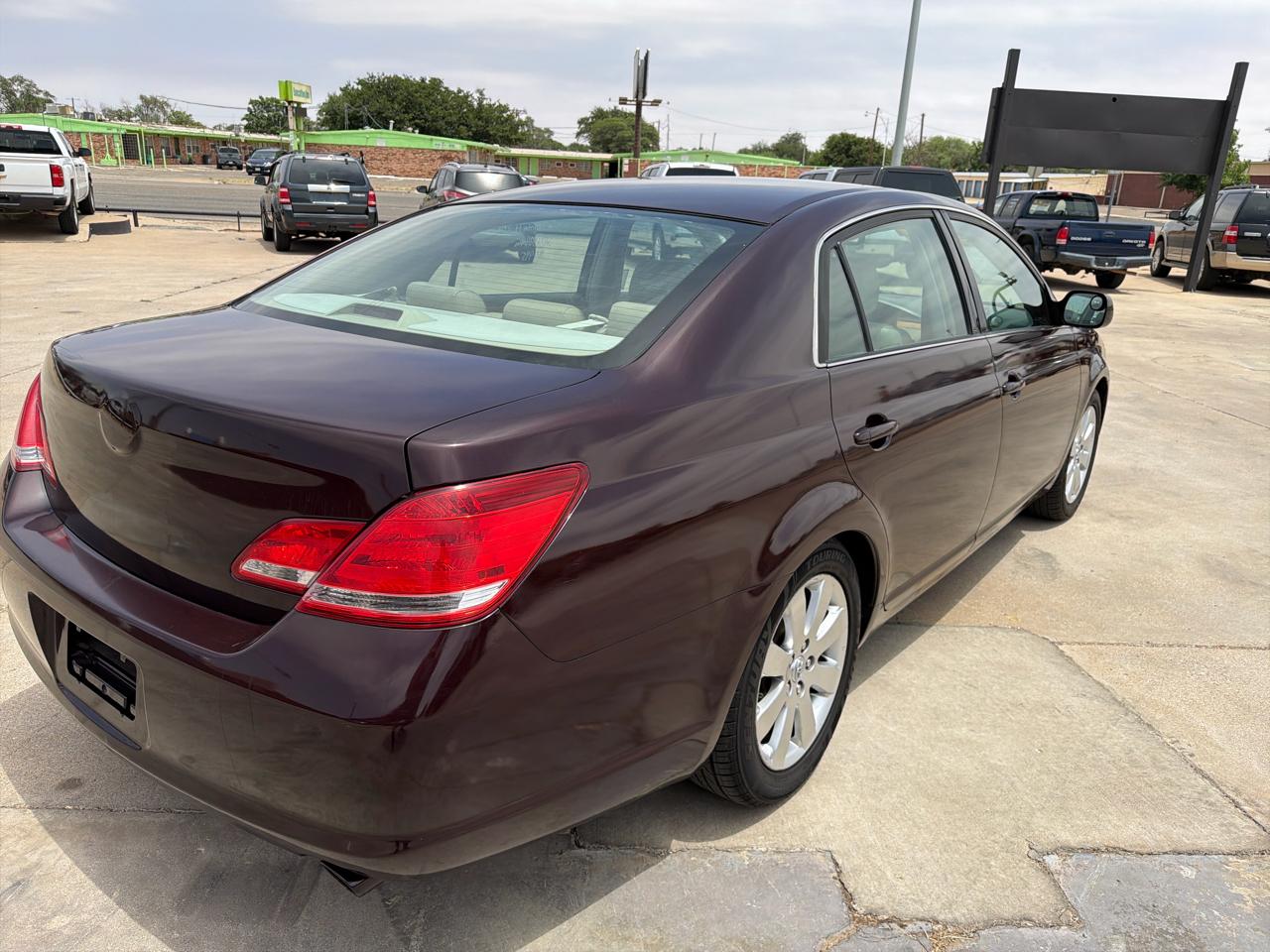 Toyota Avalon 4dr Sdn Touring (Natl) 2005