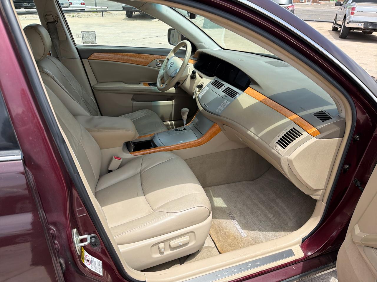 Toyota Avalon 4dr Sdn Touring (Natl) 2005