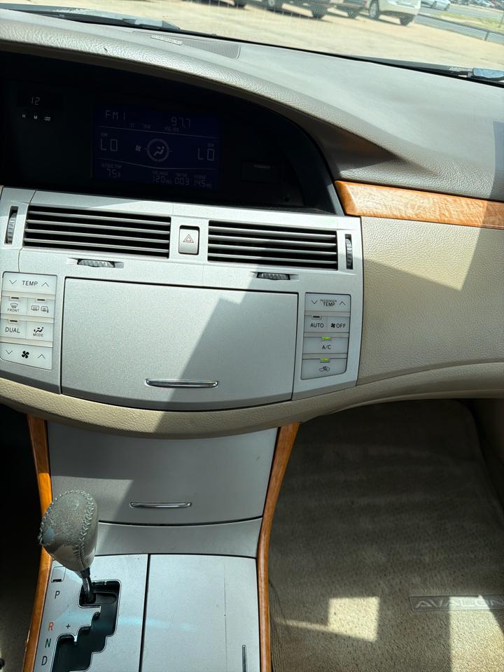 Toyota Avalon 4dr Sdn Touring (Natl) 2005