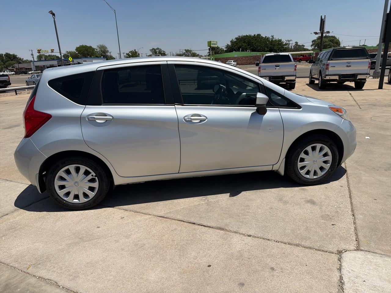 Nissan Versa Note 5dr HB CVT 1.6 SV 2015